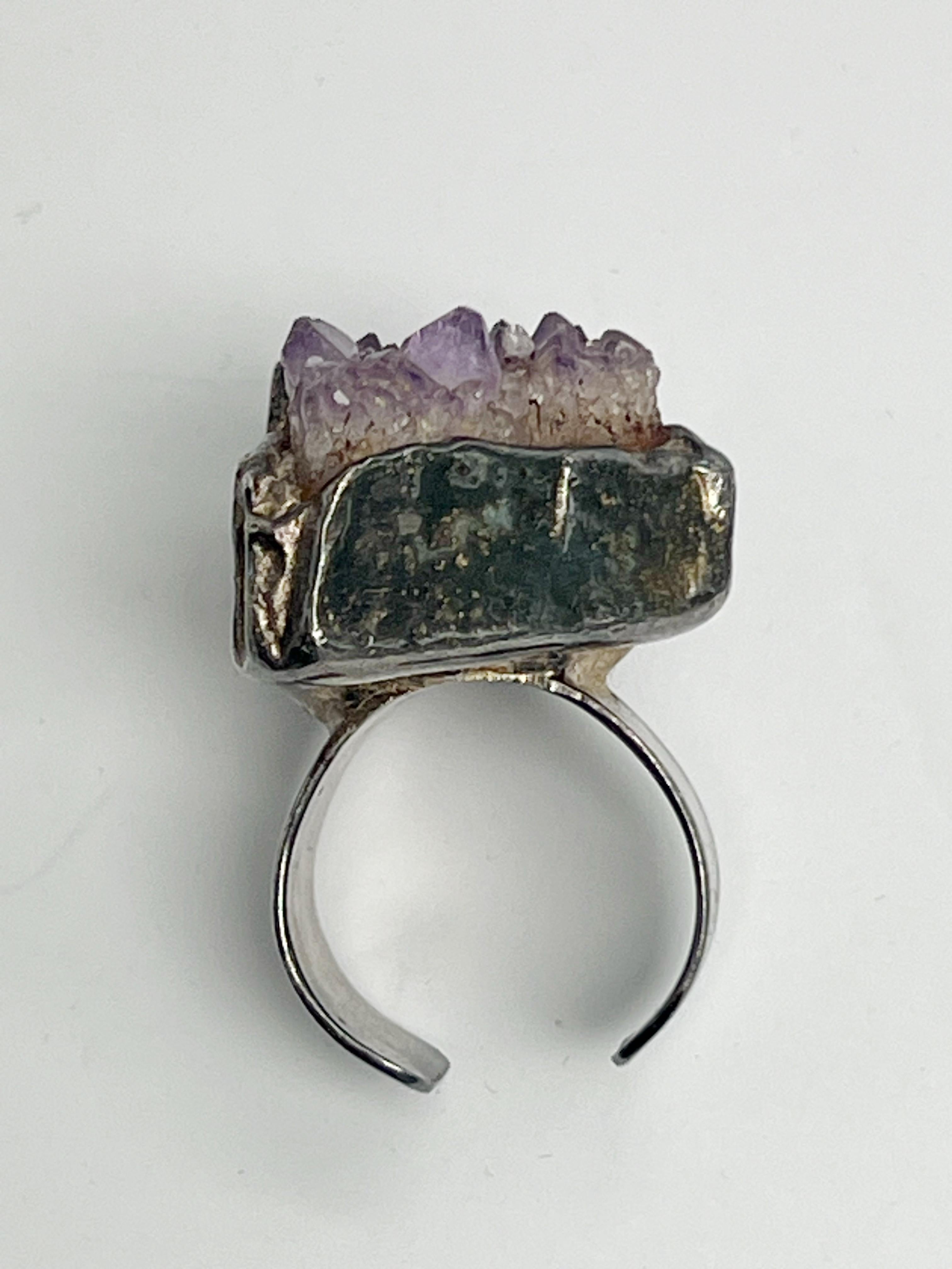 Nielsen Sterling Amethist Brutalist Mid Century Ring (bague du milieu du siècle) en vente 2