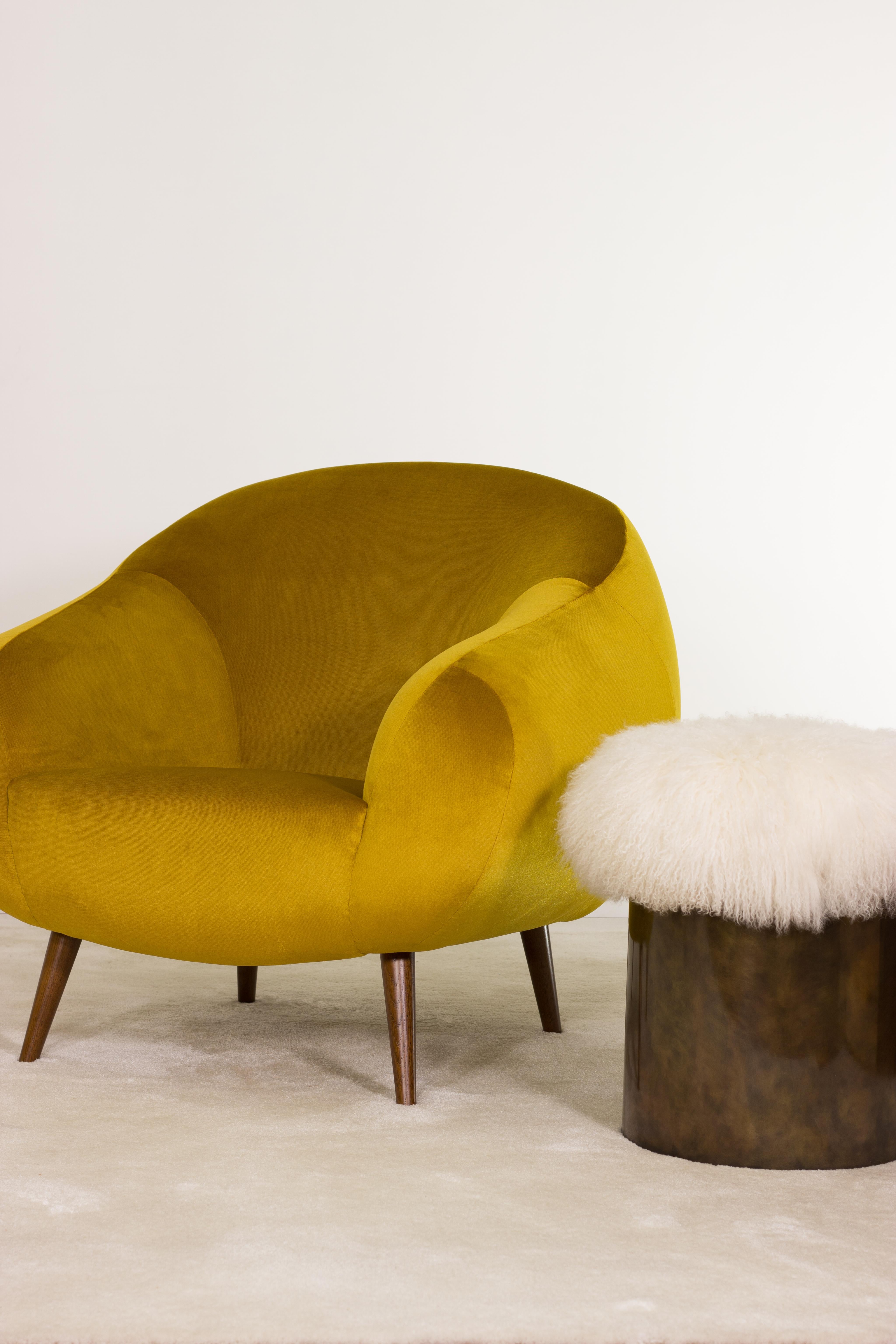 Niemeyer Armchair, Velvet and Brown Oak, Insidherland by Joana Santos Barbosa In New Condition For Sale In Maia, Porto