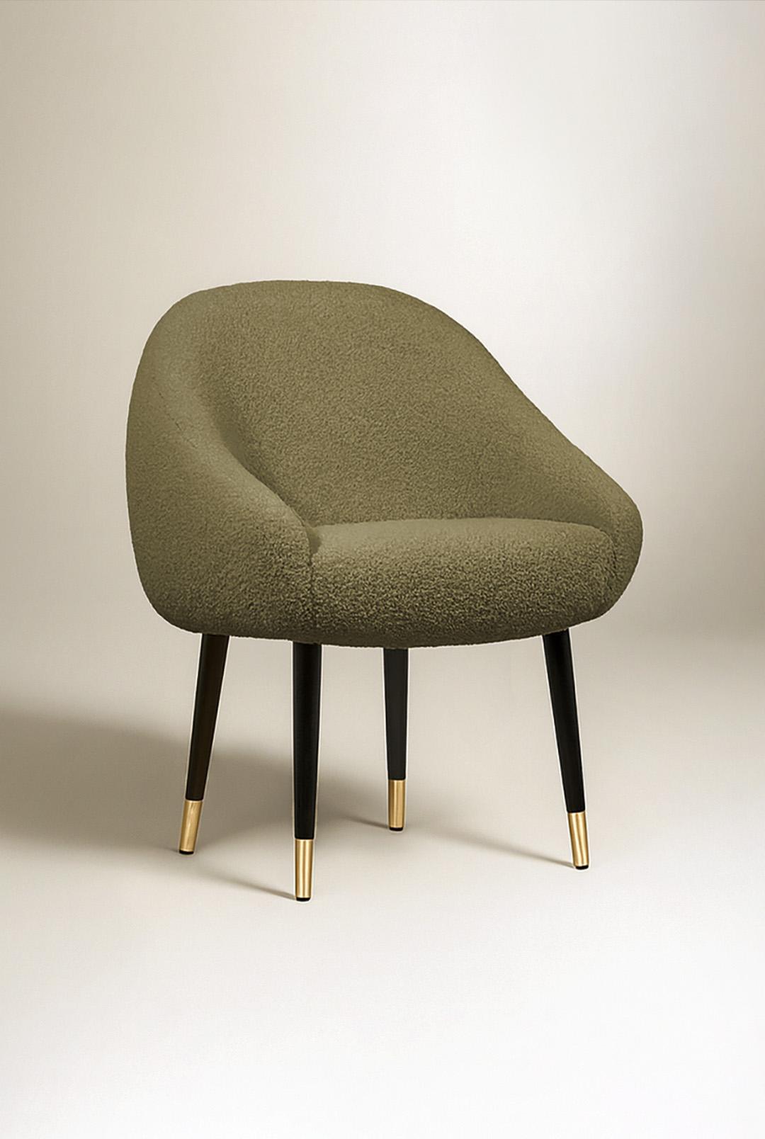 Sedia da pranzo Niemeyer, Bouclé e ottone, Insidherland di Joana Santos Barbosa In condizioni Nuovo in vendita a Maia, Porto