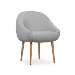 Mid-Century Modern light grey bouclé oak Niemeyer dining chair by InsidherLand