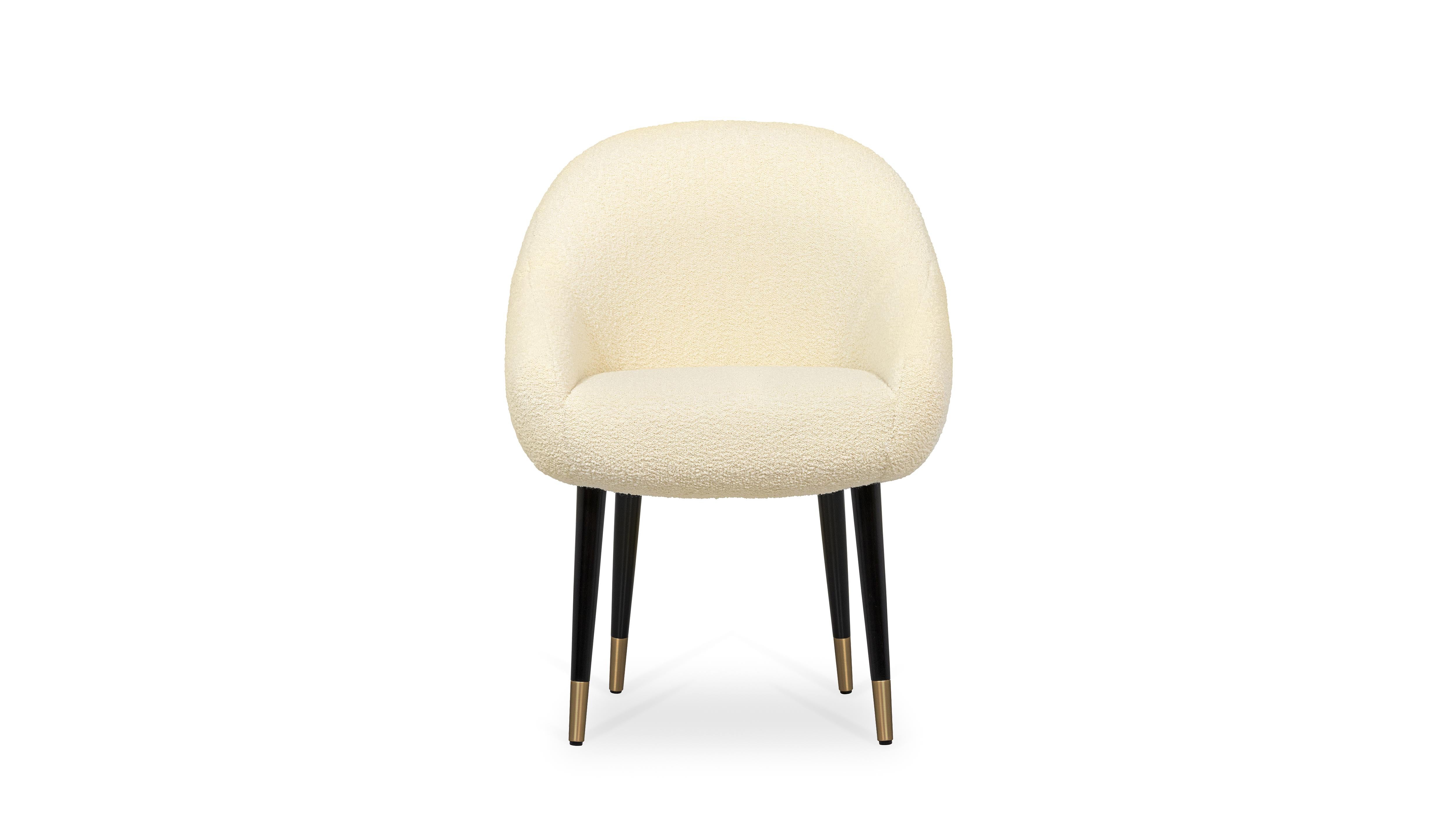 The Niemeyer dining chair is named after the Brazilian Architect Oscar Niemeyer whose Architecture was spread like sculptural poetry in the History of humankind. The rounded lines of the chair are influenced by the remarkable 'Casa das Canoas'