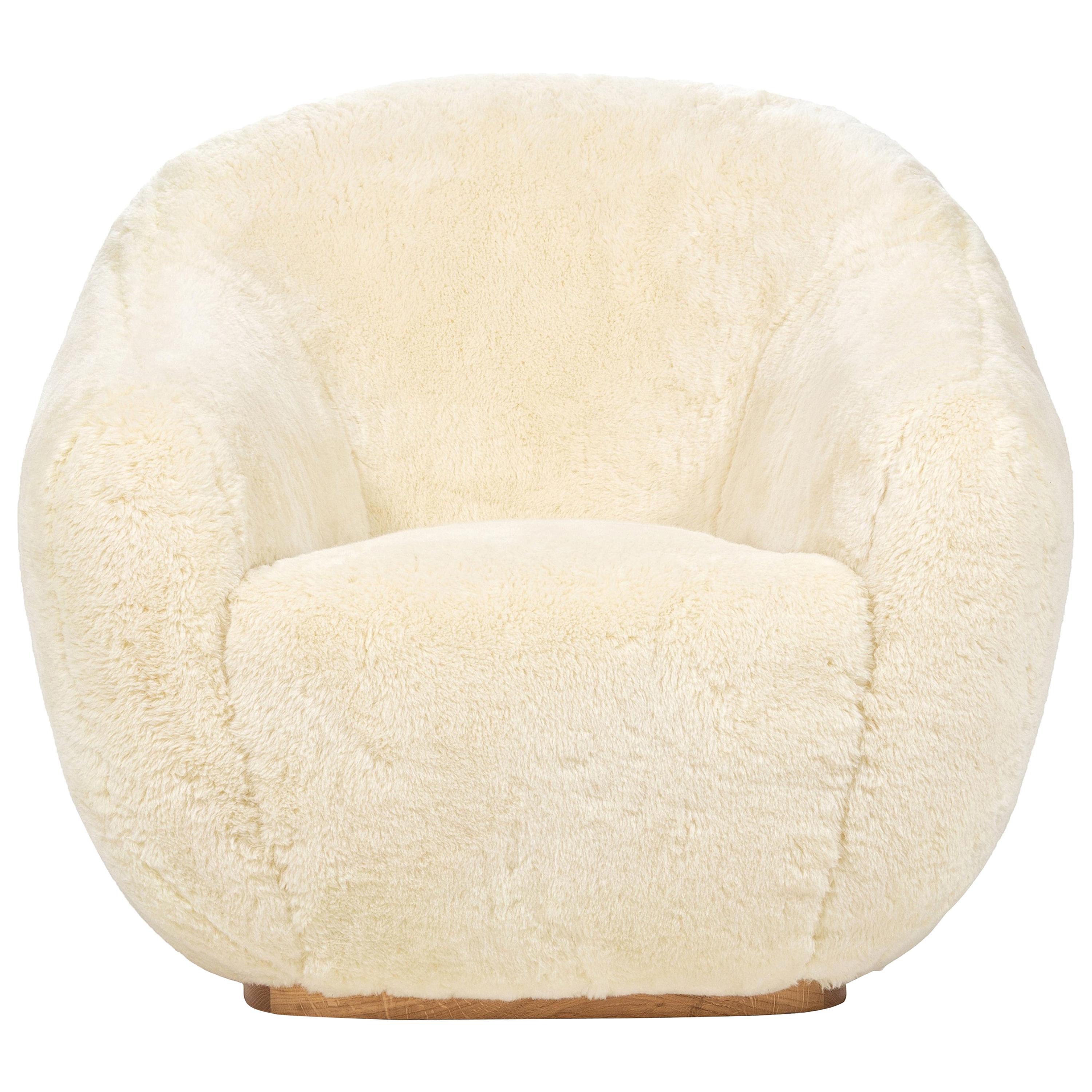 Niemeyer II Armchair, Fur and Oak, InsidherLand by Joana Santos Barbosa For Sale