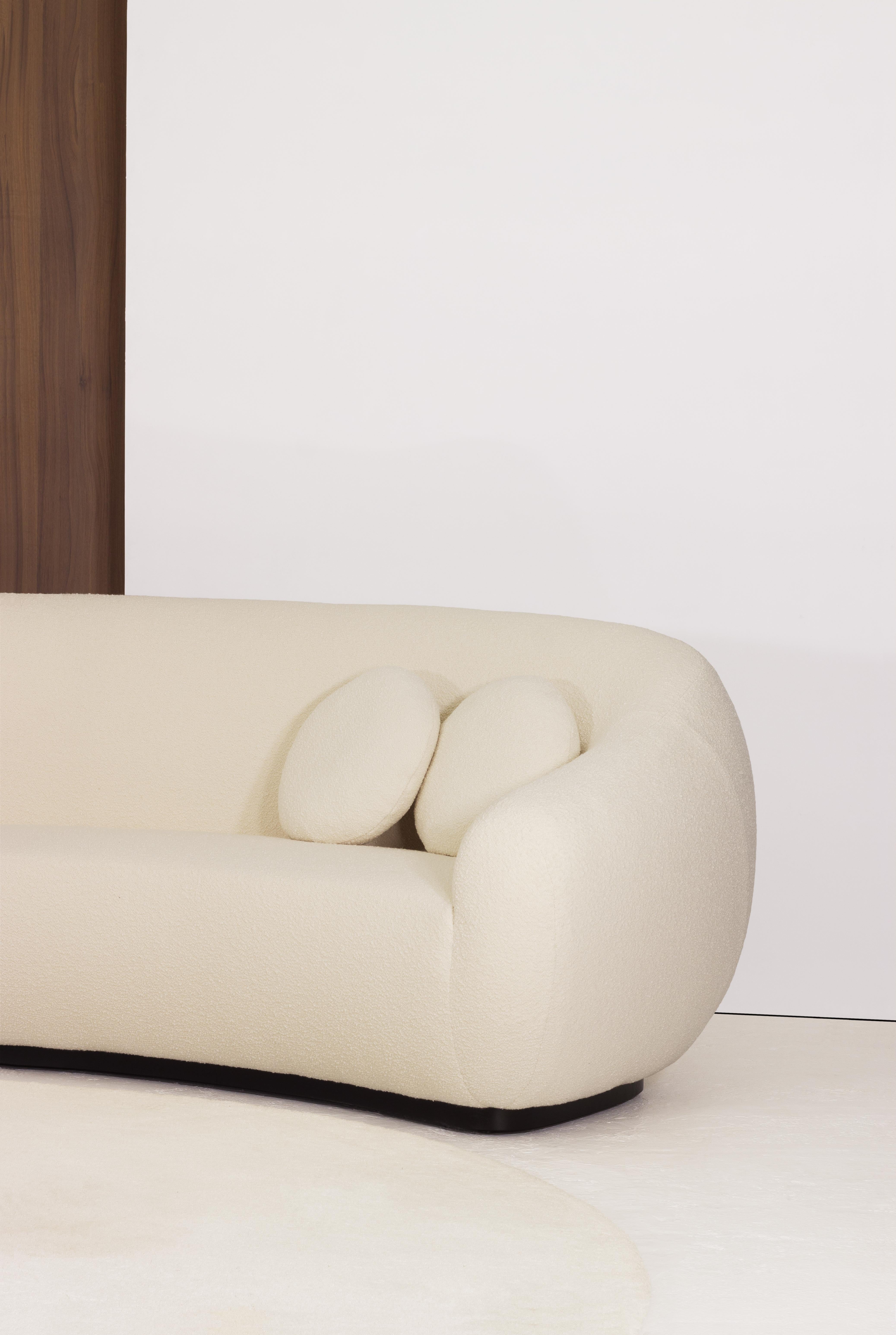 Niemeyer II Round Sofa, Lama Bouclé, InsidherLand by Joana Santos Barbosa For Sale 7