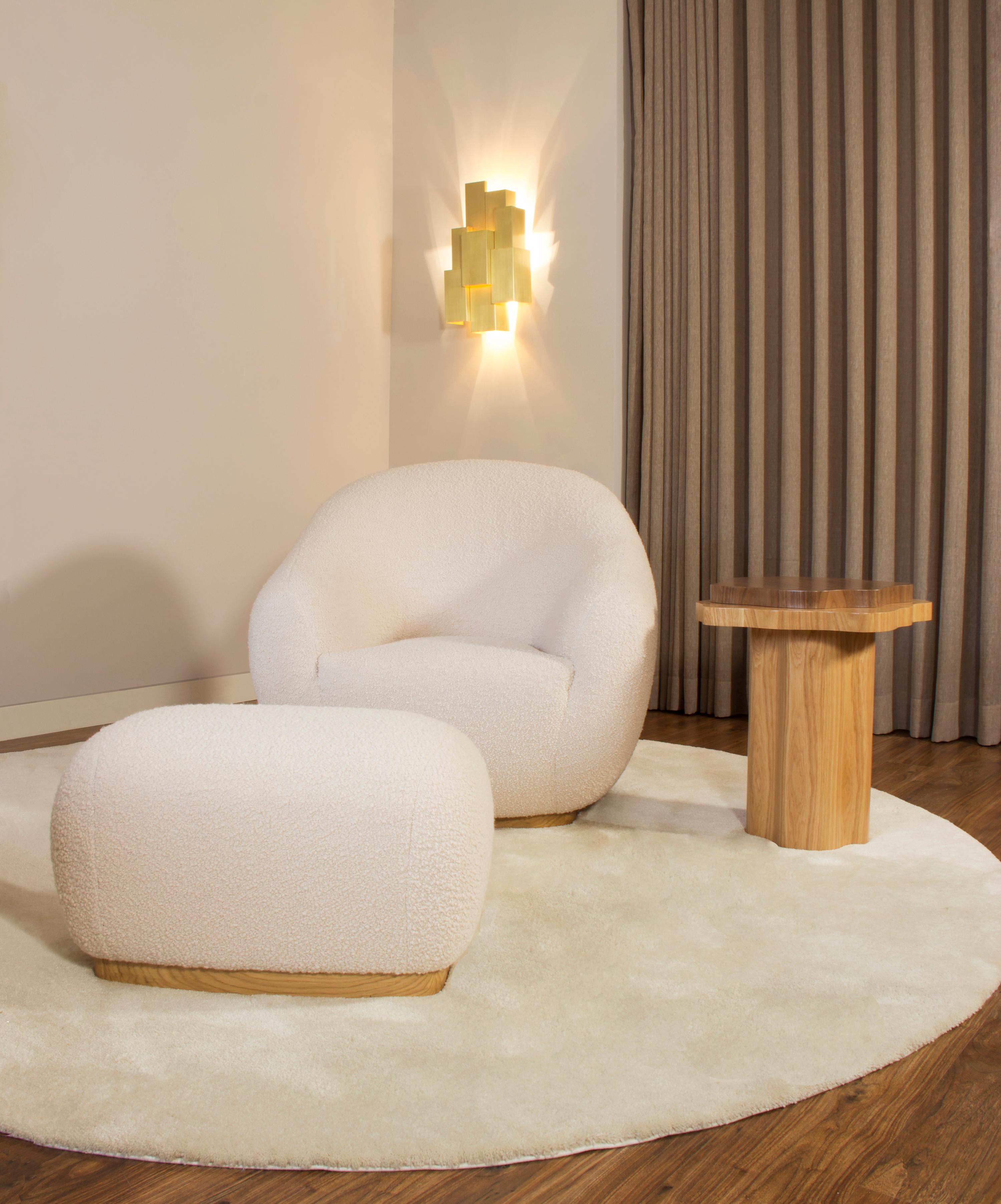 Portoghese Sgabello Niemeyer II, Bouclé e Oak, InsidherLand di Joana Santos Barbosa in vendita