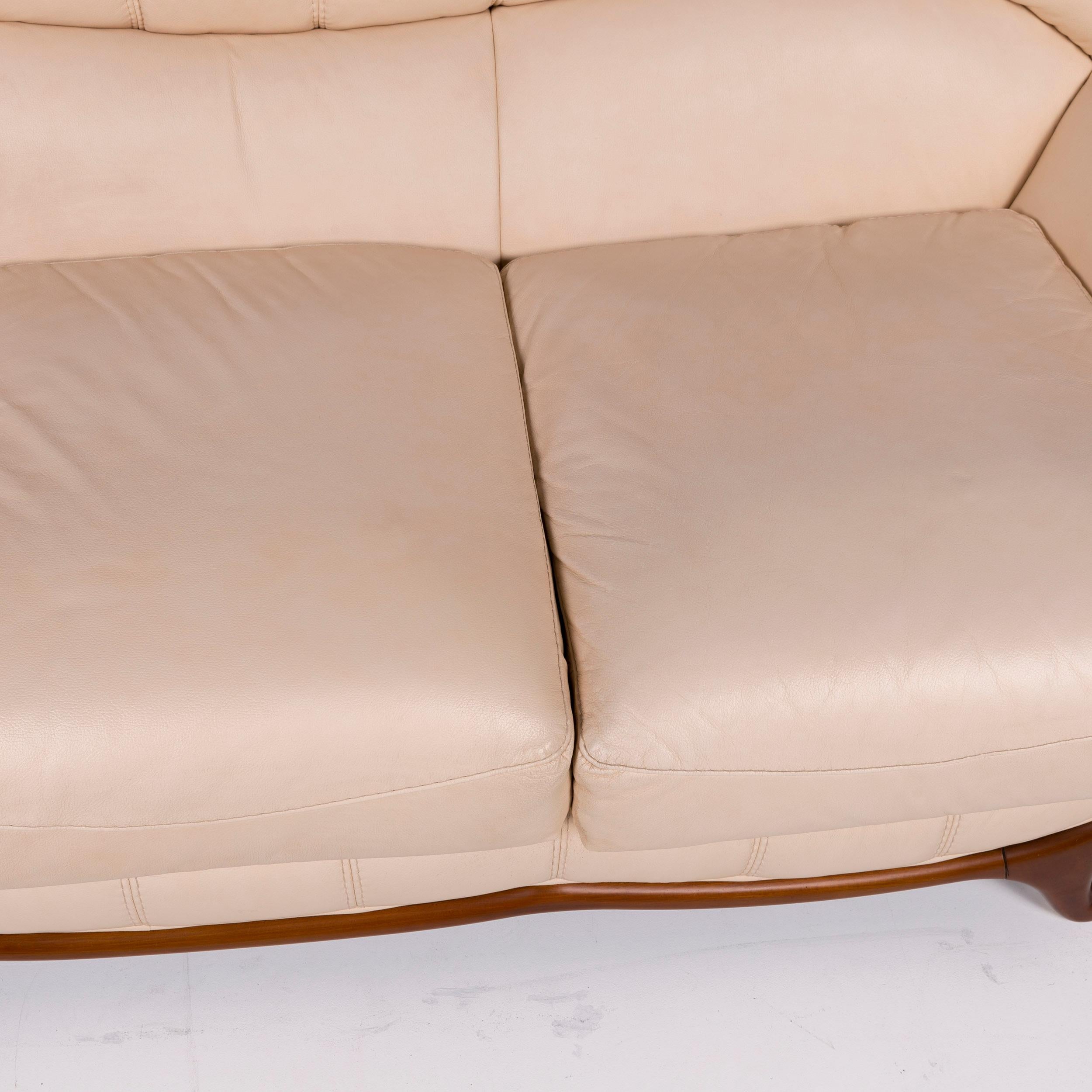 Modern Nieri Leather Sofa Cream Three-Seat For Sale
