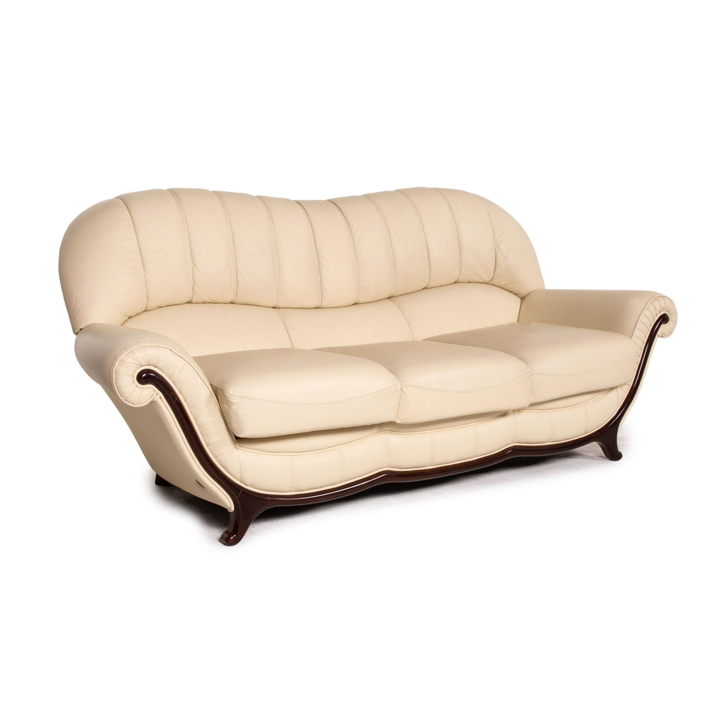 Nieri Leather Wood Sofa Cream Three-Seater Couch In Good Condition For Sale In Cologne, DE