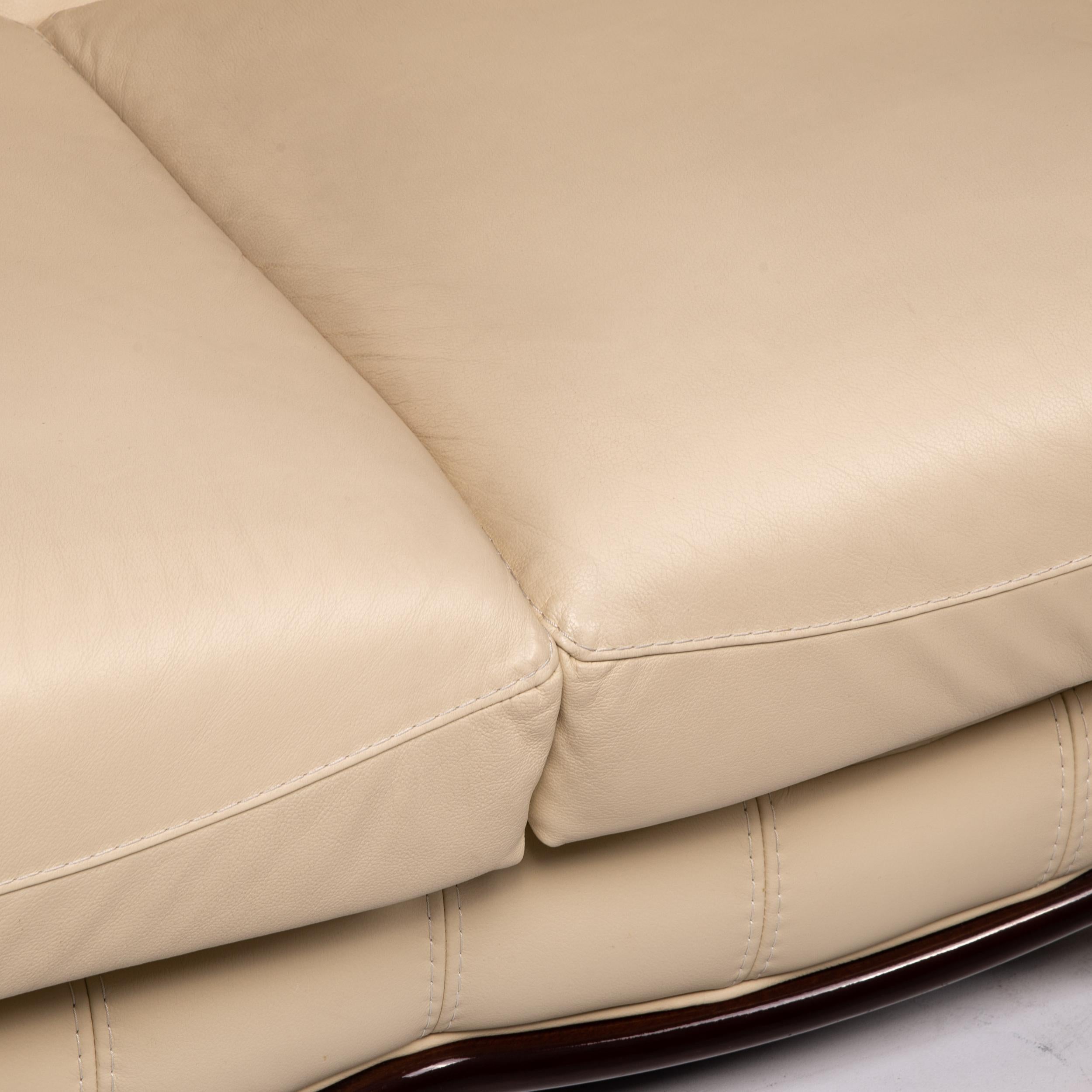 Modern Nieri Leather Wood Sofa Cream Two-Seater Couch For Sale