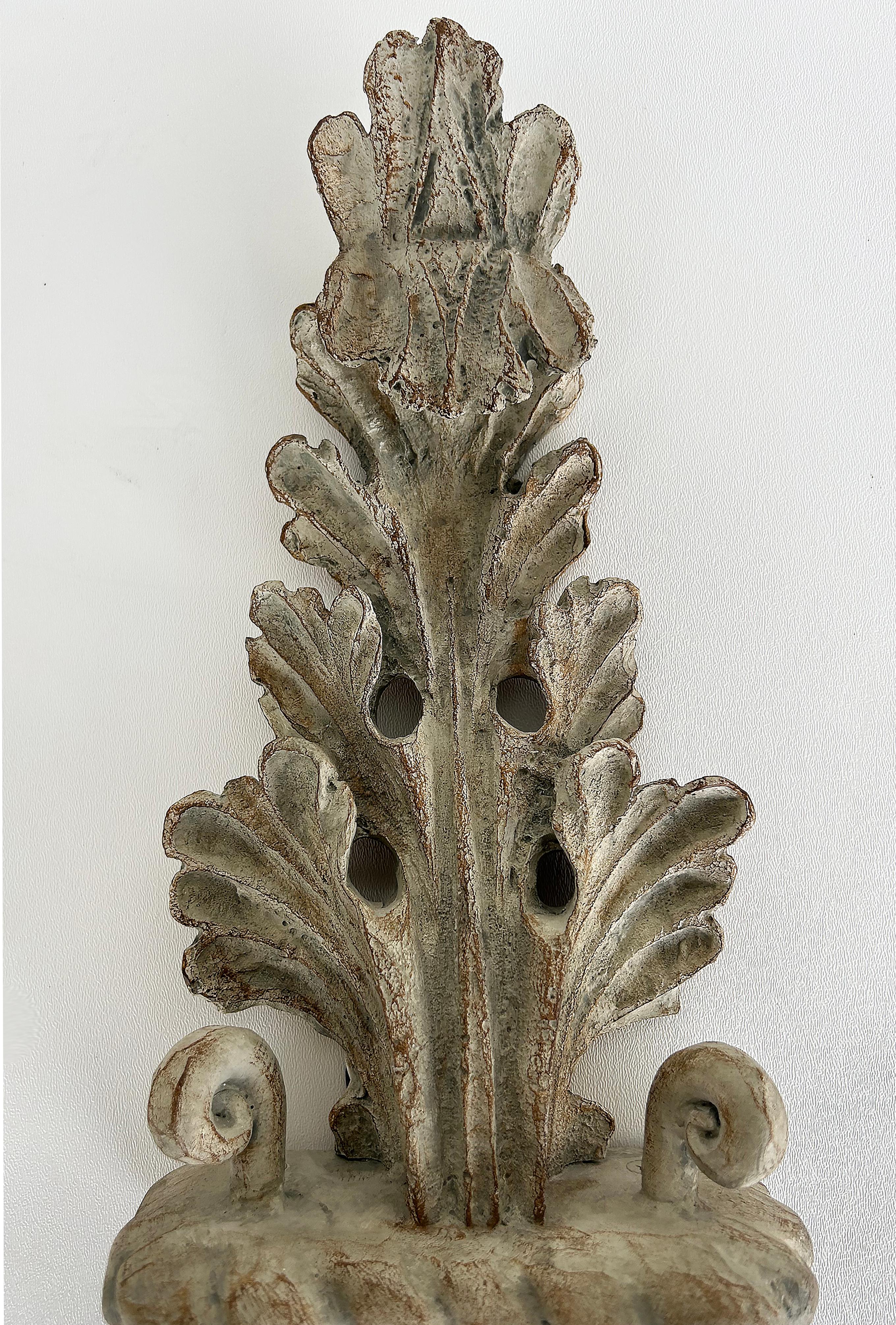 Nierman Weeks Faux Wood Acanthus Leaf Scones for Luminaire. 2 Pairs Available In condizioni buone in vendita a Miami, FL