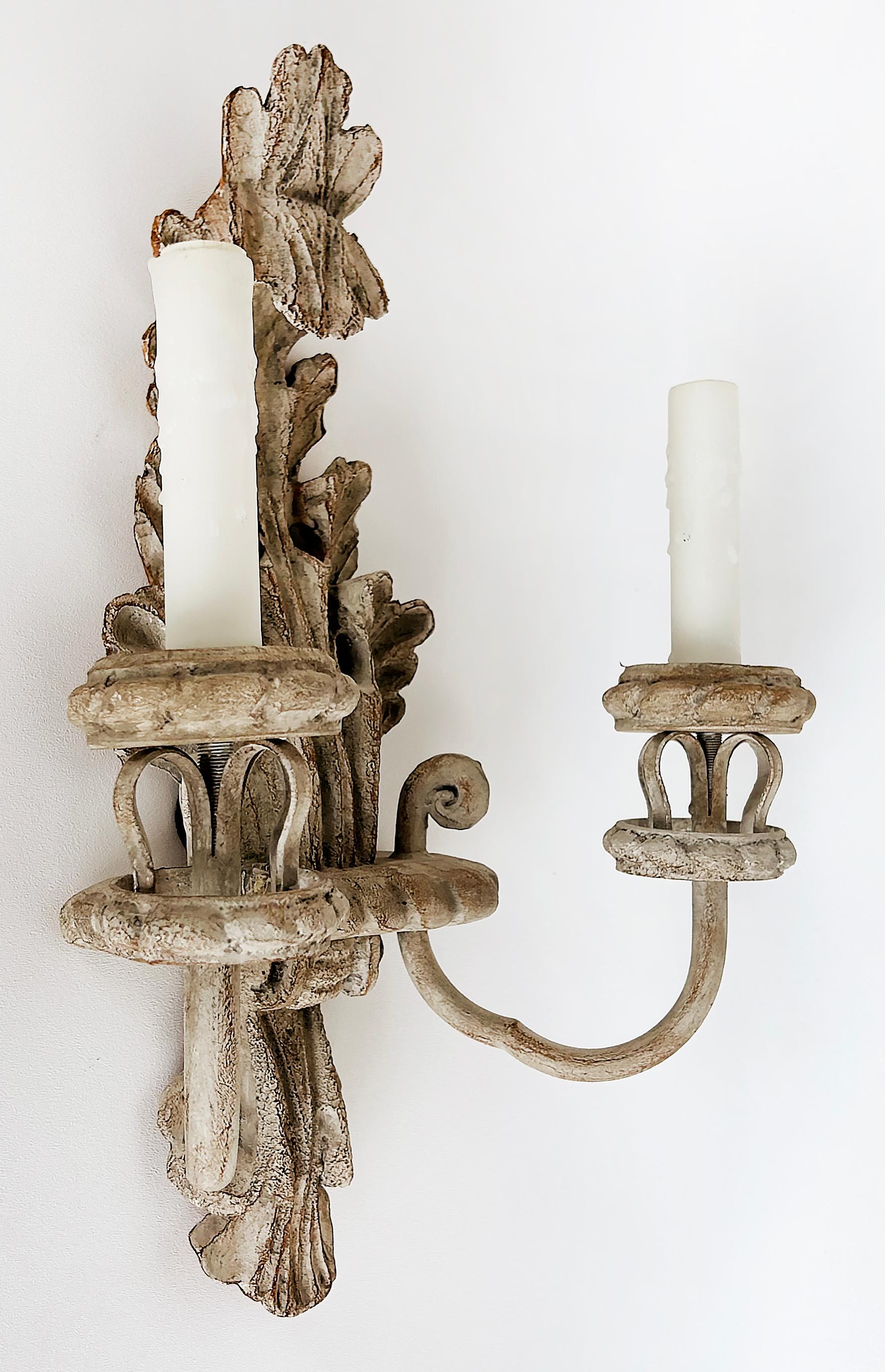 Metallo Nierman Weeks Faux Wood Acanthus Leaf Scones for Luminaire. 2 Pairs Available in vendita