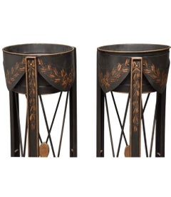 Niermann Weeks Maceteros de Hierro Tole Negro y Dorado de Estilo Neoclásico Francés - Pareja