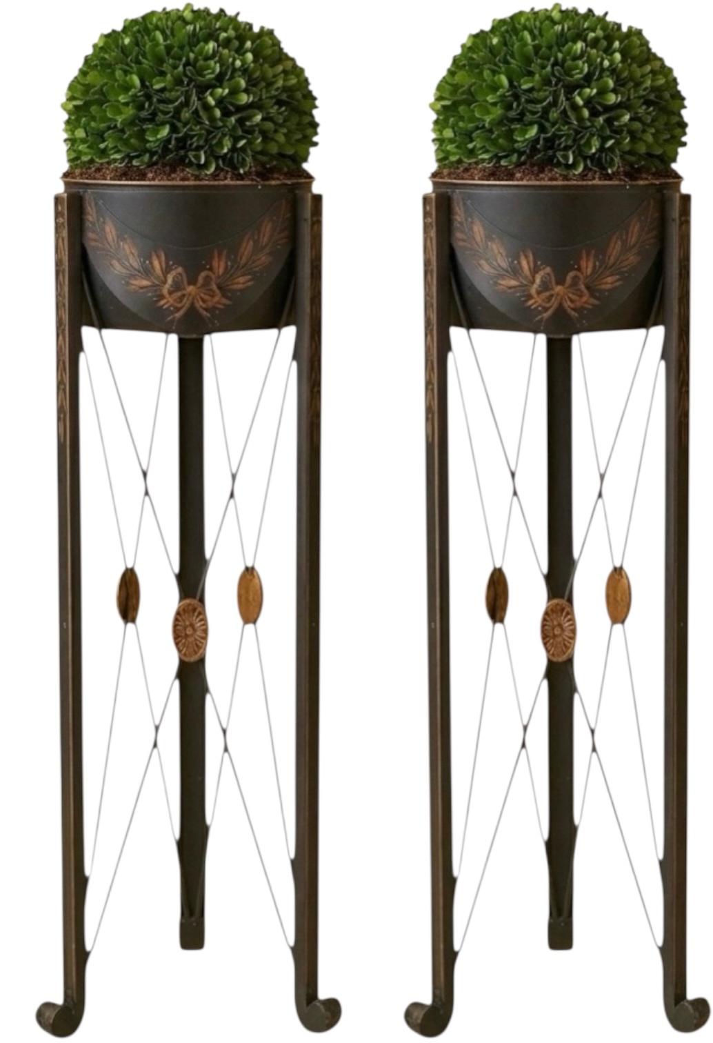 Niermann Weeks Maceteros de Hierro Tole Negro y Dorado de Estilo Neoclásico Francés - Pareja en venta 1