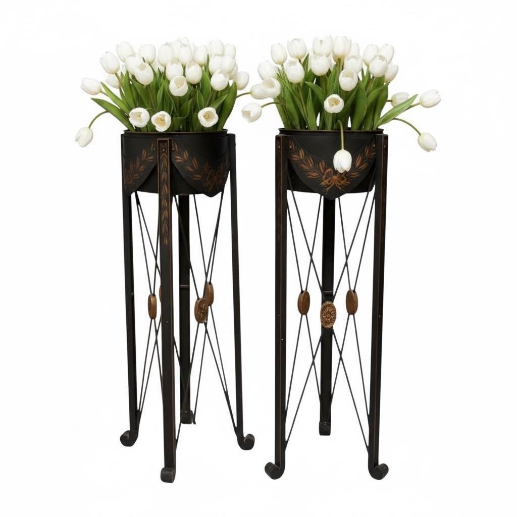 Niermann Weeks Maceteros de Hierro Tole Negro y Dorado de Estilo Neoclásico Francés - Pareja en venta 2