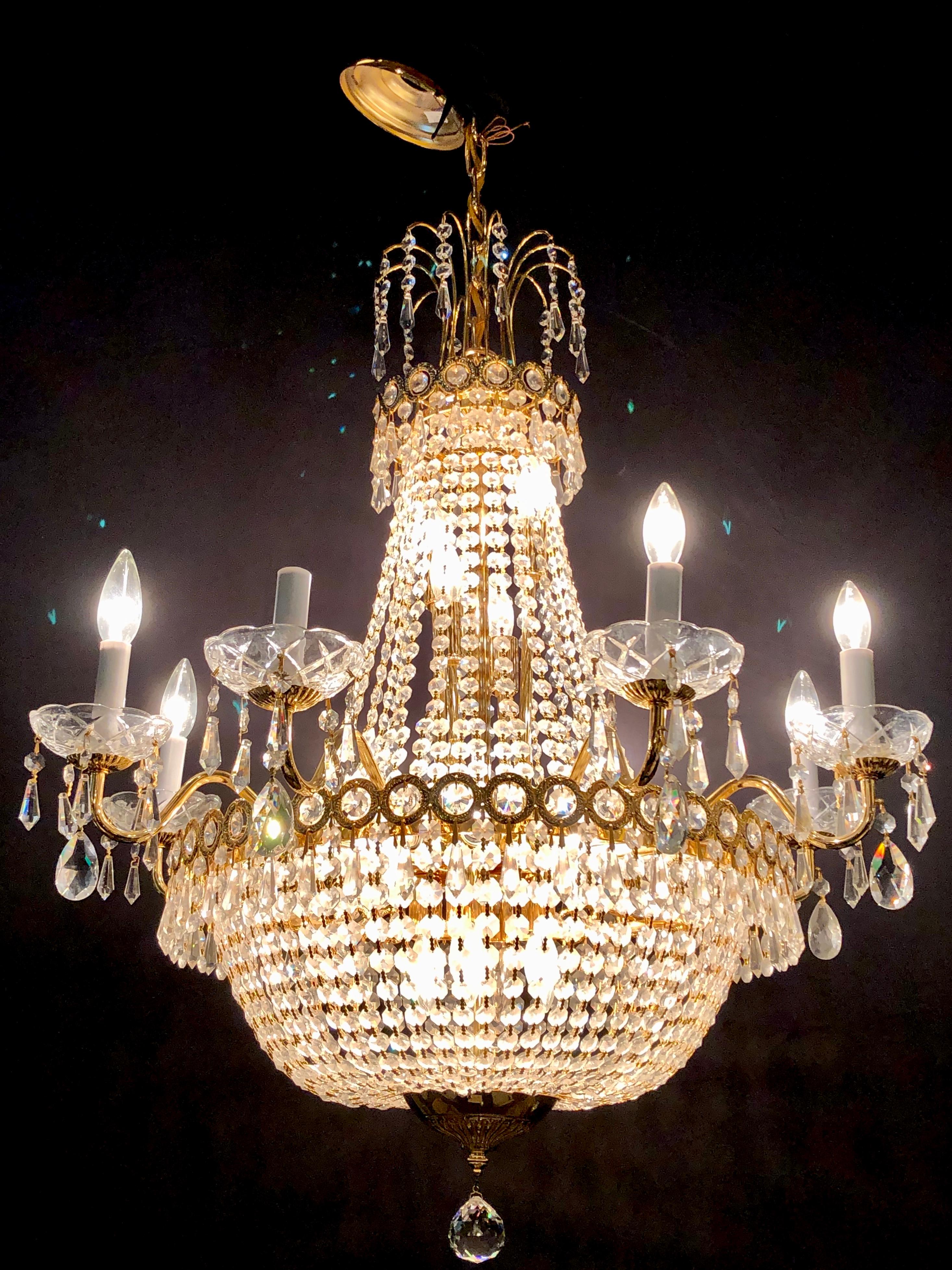 Neoclassical Niermann Weeks Hollywood Regency Chandelier, Bronze and Crystal Draping Crystal
