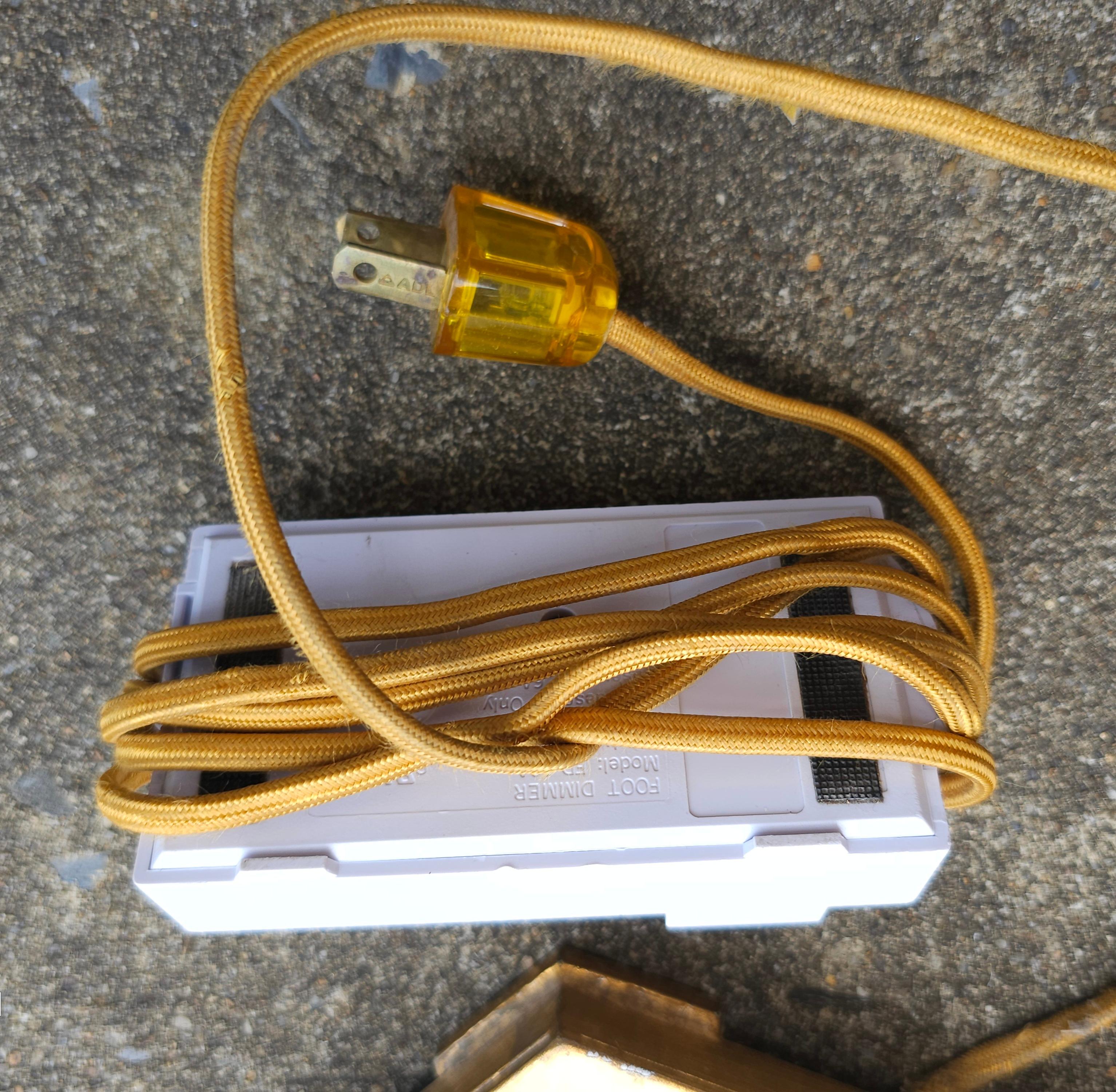 Lampadaire Lulu Niermann Weeks à neuf lumières en cristal et métal doré en vente 6
