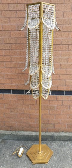 Niermann Weeks Lulu Lámpara de pie de nueve luces de cristal y metal dorado