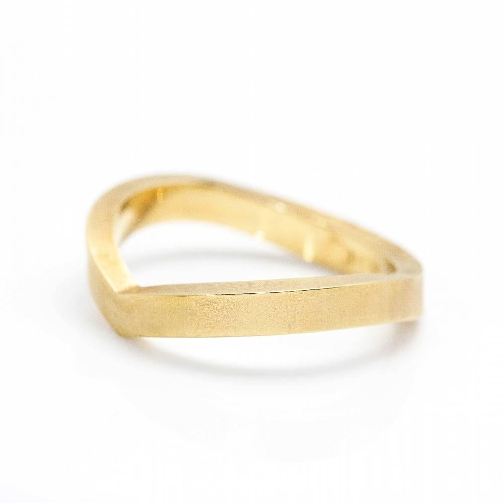 NIESSING Design Ring in Yellow Gold for woman  Size 13,5  Ring width 3mm  18kt Yellow Gold (750/-)  4,80 grams  Second hand item in excellent condition  Ref:D360002JC
