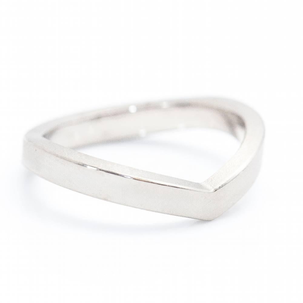 NIESSING Designer Ring in White Gold for women  Size 14, this ring cannot be resized  Ring width 3mm  18kt White Gold (750/-)  5,10 grams  Pre-owned item in excellent condition  Ref.:D360001JC
