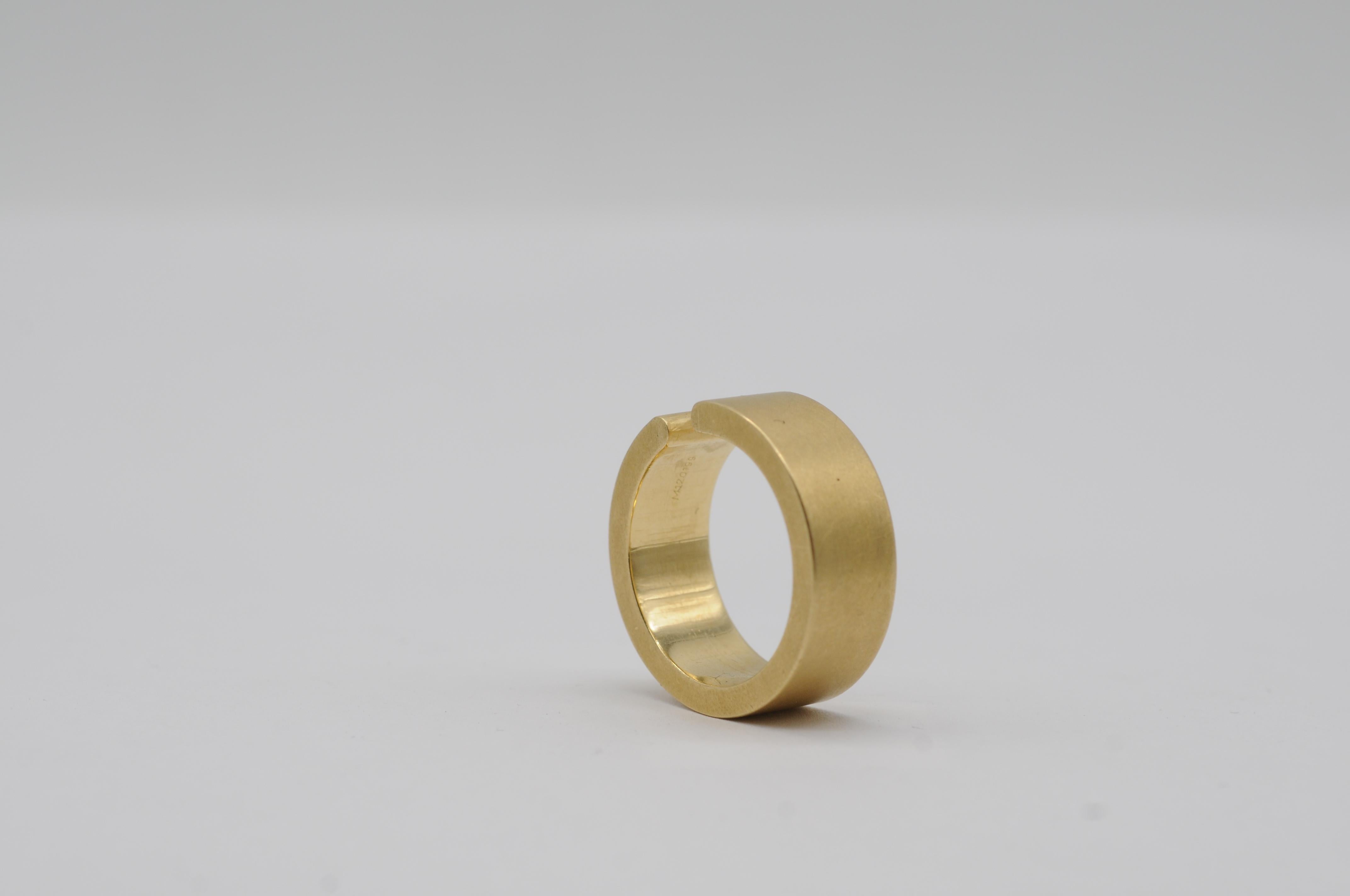 Niessing tension ring in 18k yellow gold with a brilliant For Sale 5