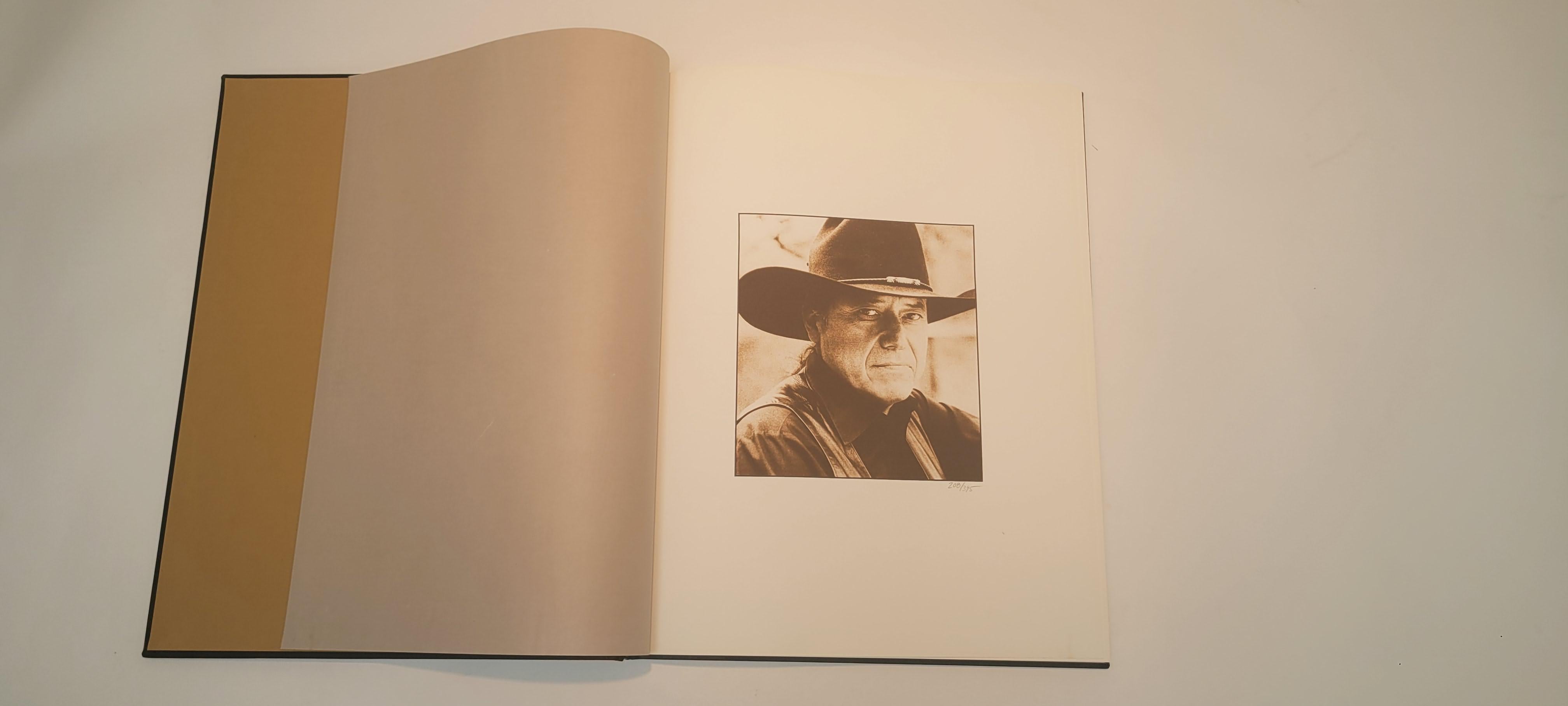 Livre de Nieto - Les Livres des Peintres Excellent état - En vente à Santa Monica, CA