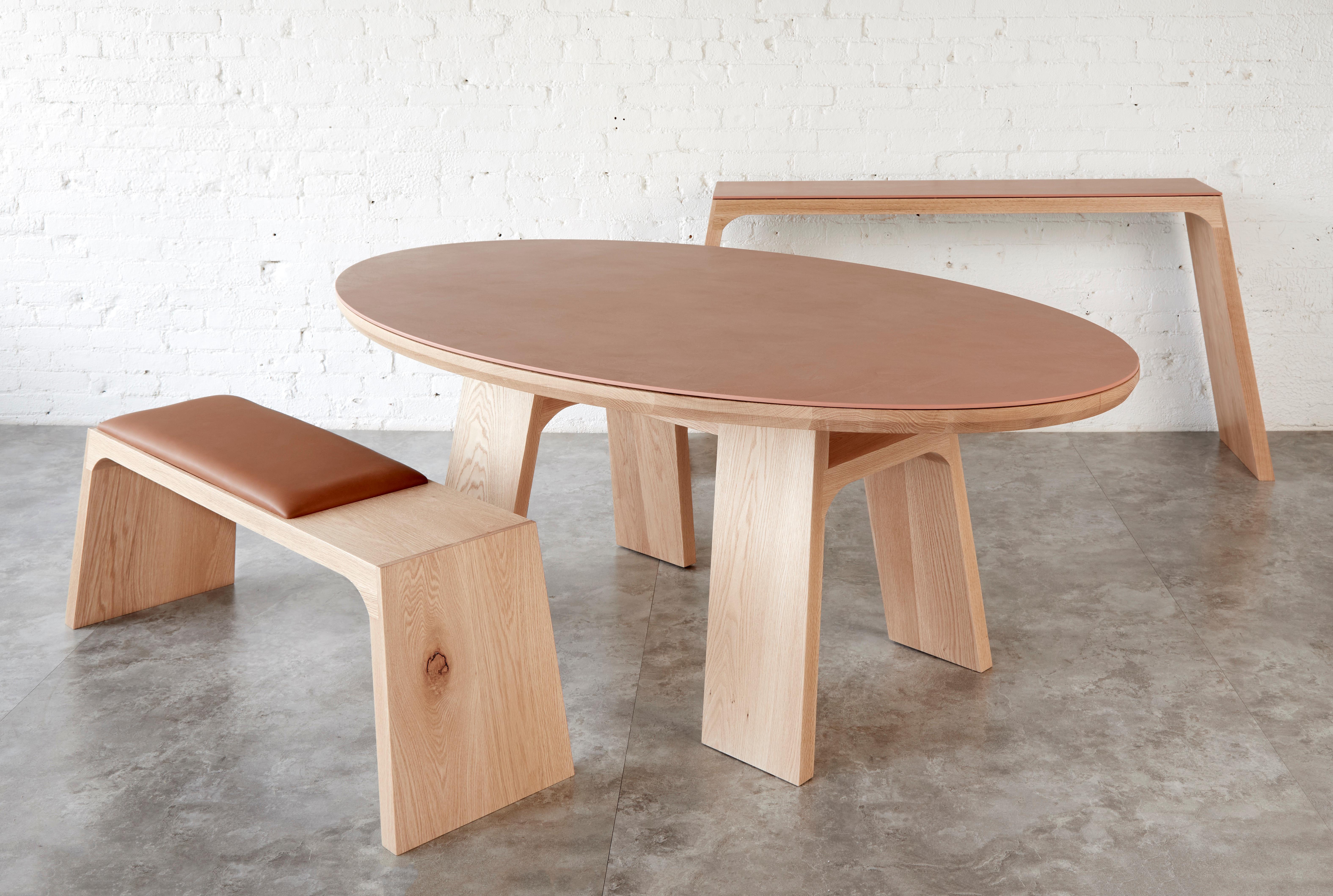 Nieves, kantige Konsole aus massiver Eiche und Stein von Autonomous Furniture im Angebot 2