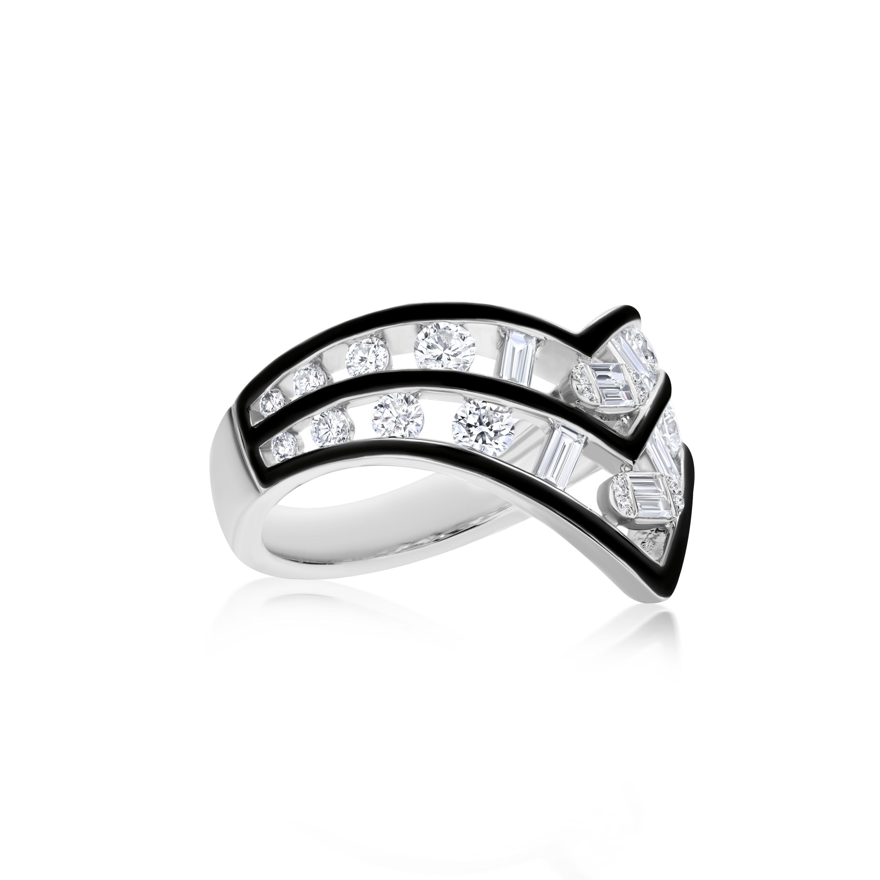 Art Déco Nigaam 0.93Cttw. Anello Chevron con diamanti e smalto nero misura 7 in oro bianco 18 carati in vendita
