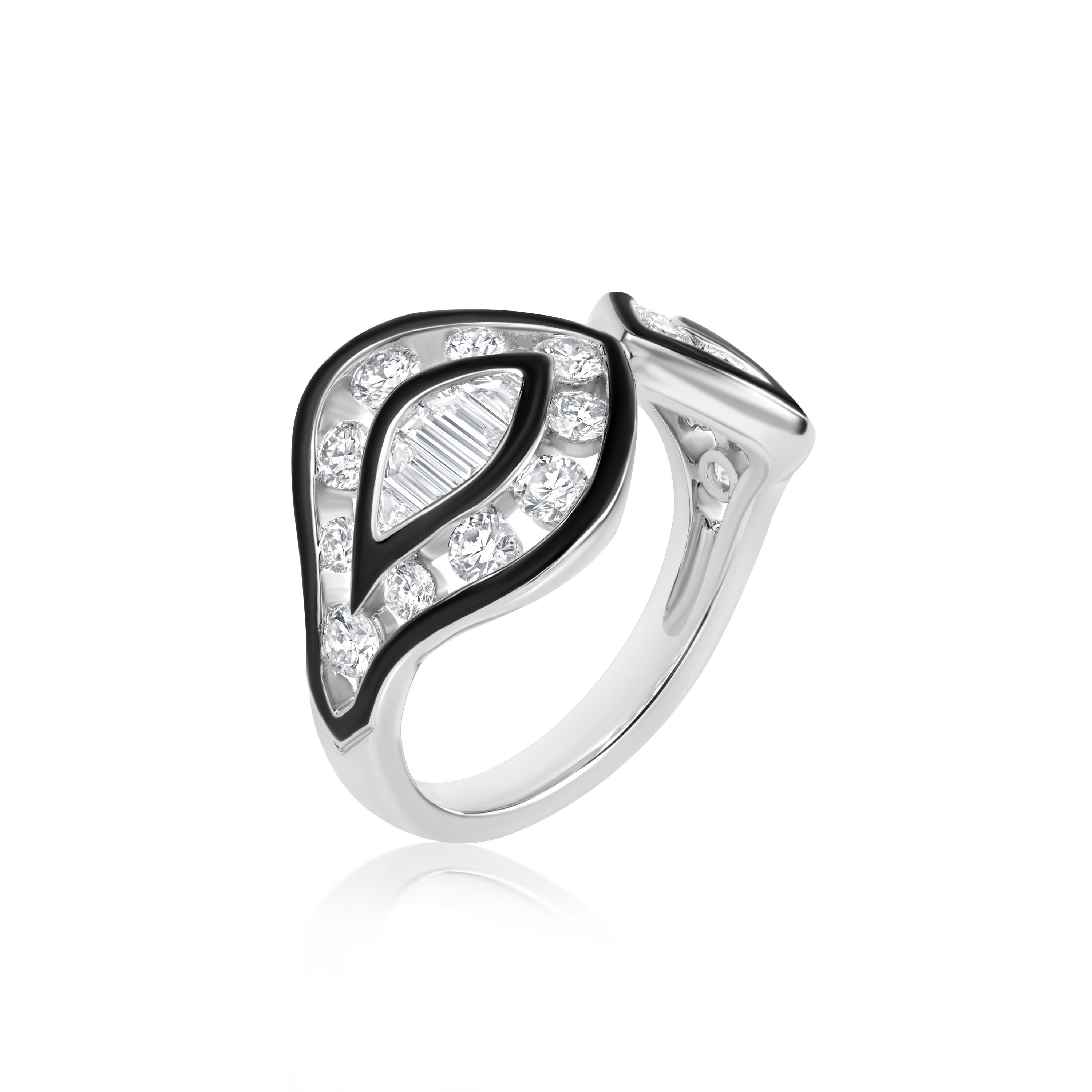 Taglio baguette Nigaam 1.3 Cttw. Anello Art Deco Bloom Diamond Open Work Misura 7 in oro bianco 18 carati in vendita