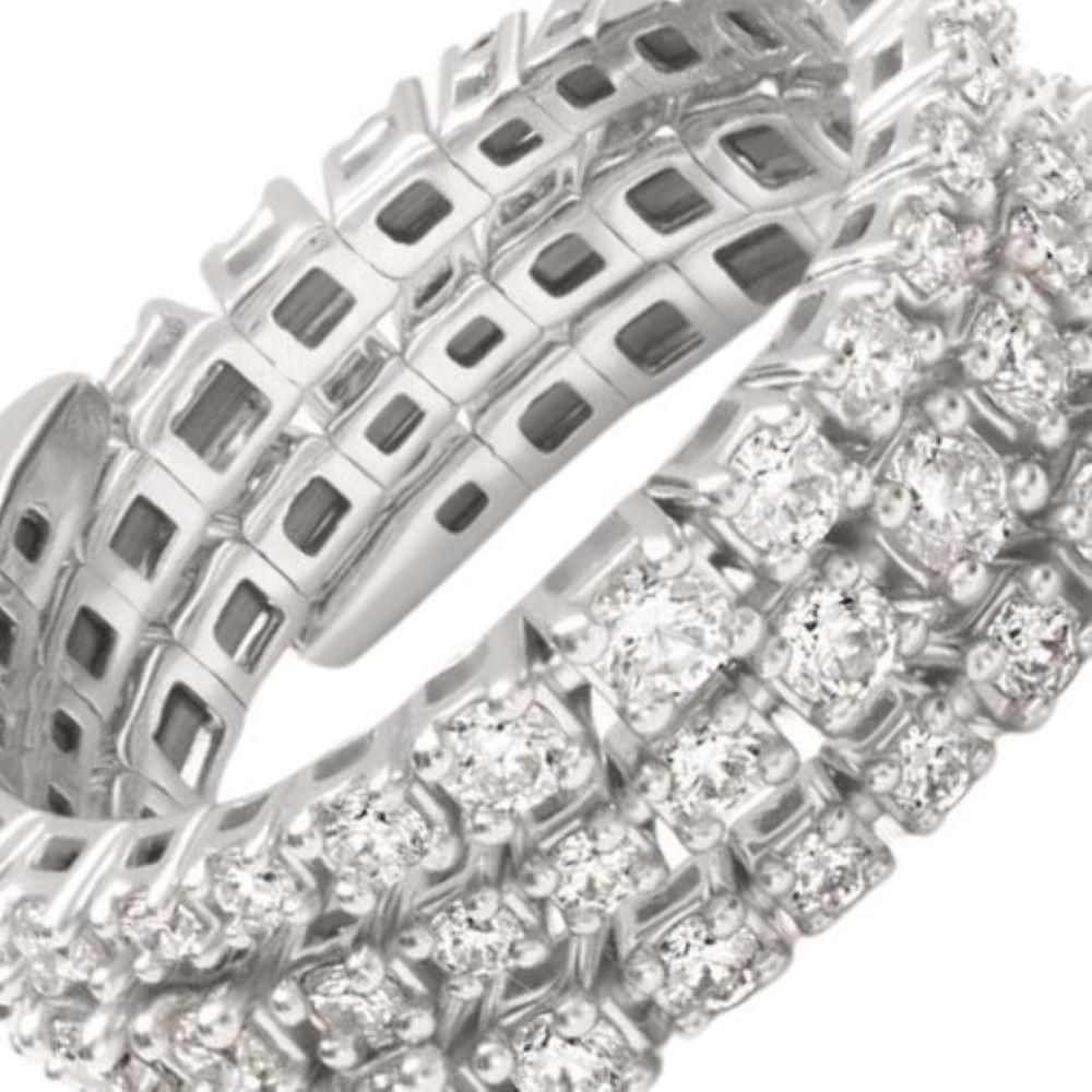 Nigaam 1.33 Cttw. Anello con cluster di diamanti naturali in oro bianco 18 carati, misura 6,5 In condizioni Nuovo in vendita a New York, NY