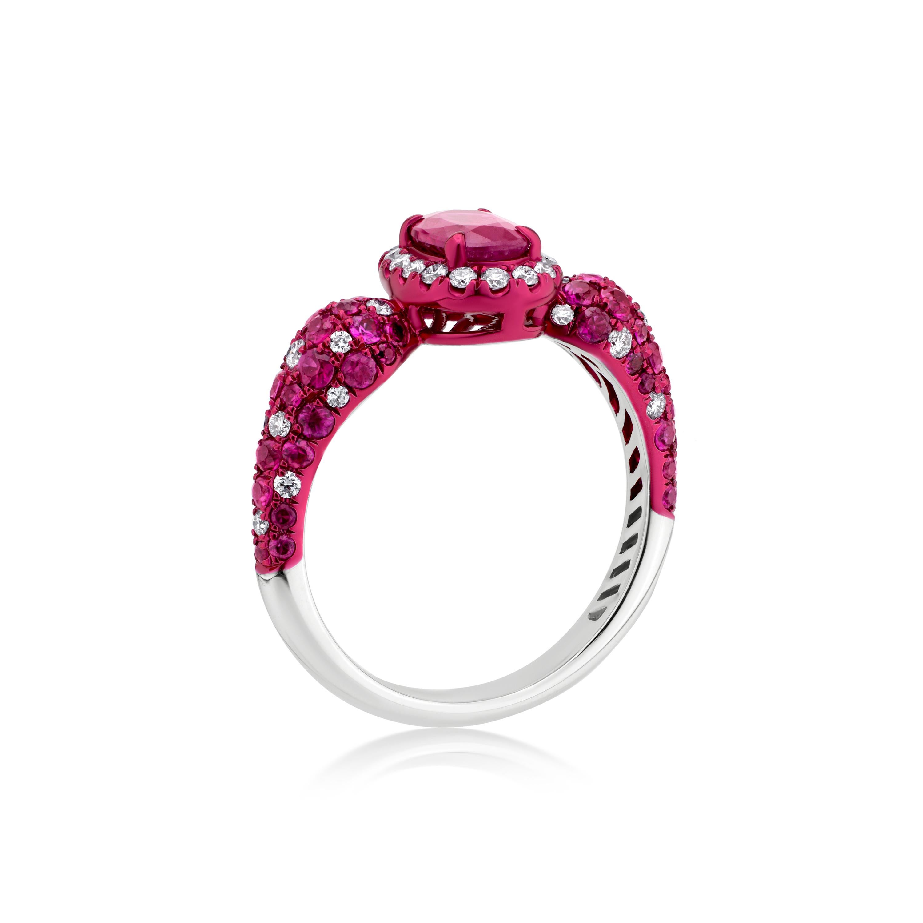 Contemporaneo Nigaam 1.7 carati. Anello con rubino e diamante aureola cremisi misura 7 in oro bianco 18 carati in vendita