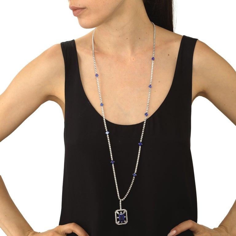 Contemporary Nigaam 20 Cts Tanzanite and 7.5 Cts. Diamond Pendant Necklace in 18k White Gold For Sale