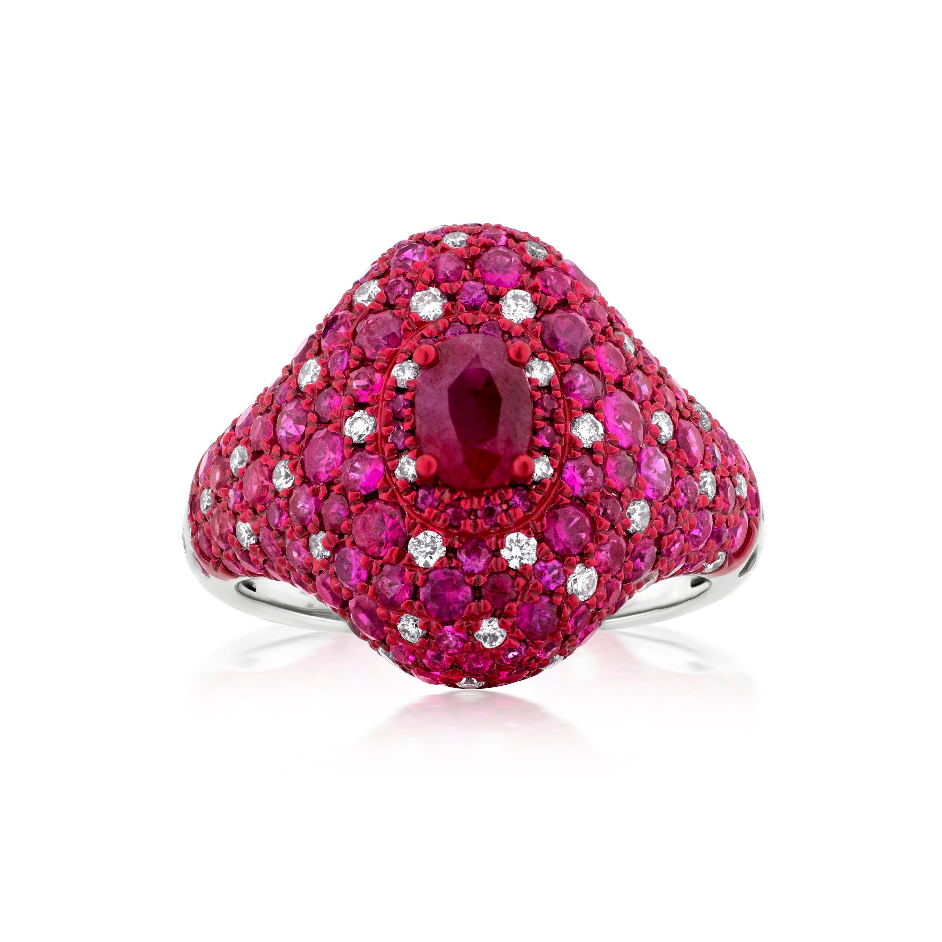 Nigaam 3.25 Ctw. Rubin/VS Diamantring Größe 7 in 18K Weißgold mit rotem Rhodium (Rundschliff) im Angebot