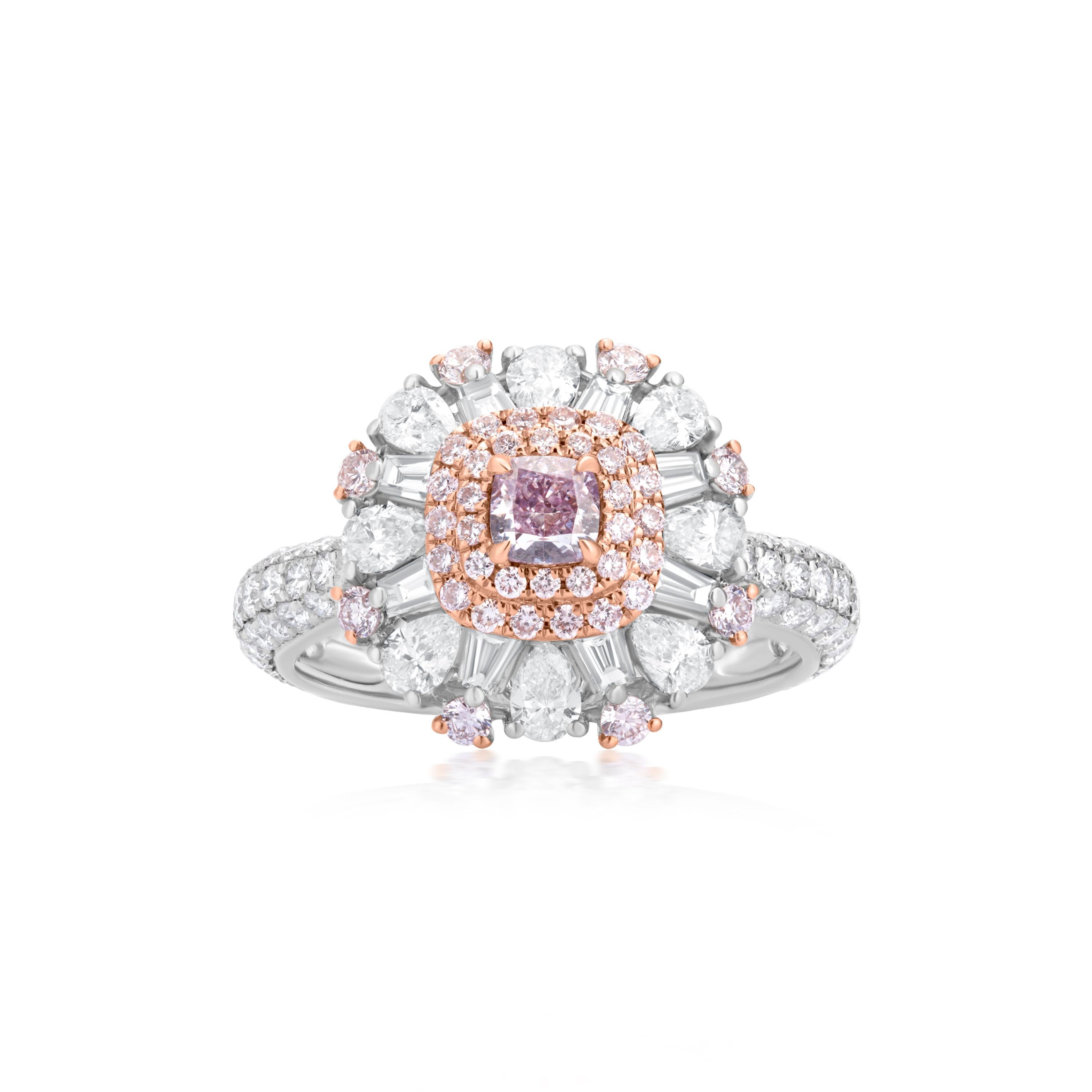 Nigaam 3.27 Cttw. Hellbrauner, rosafarbener und weißer Diamant-Cluster-Ring aus 18 Karat Gold (Kissenschliff)