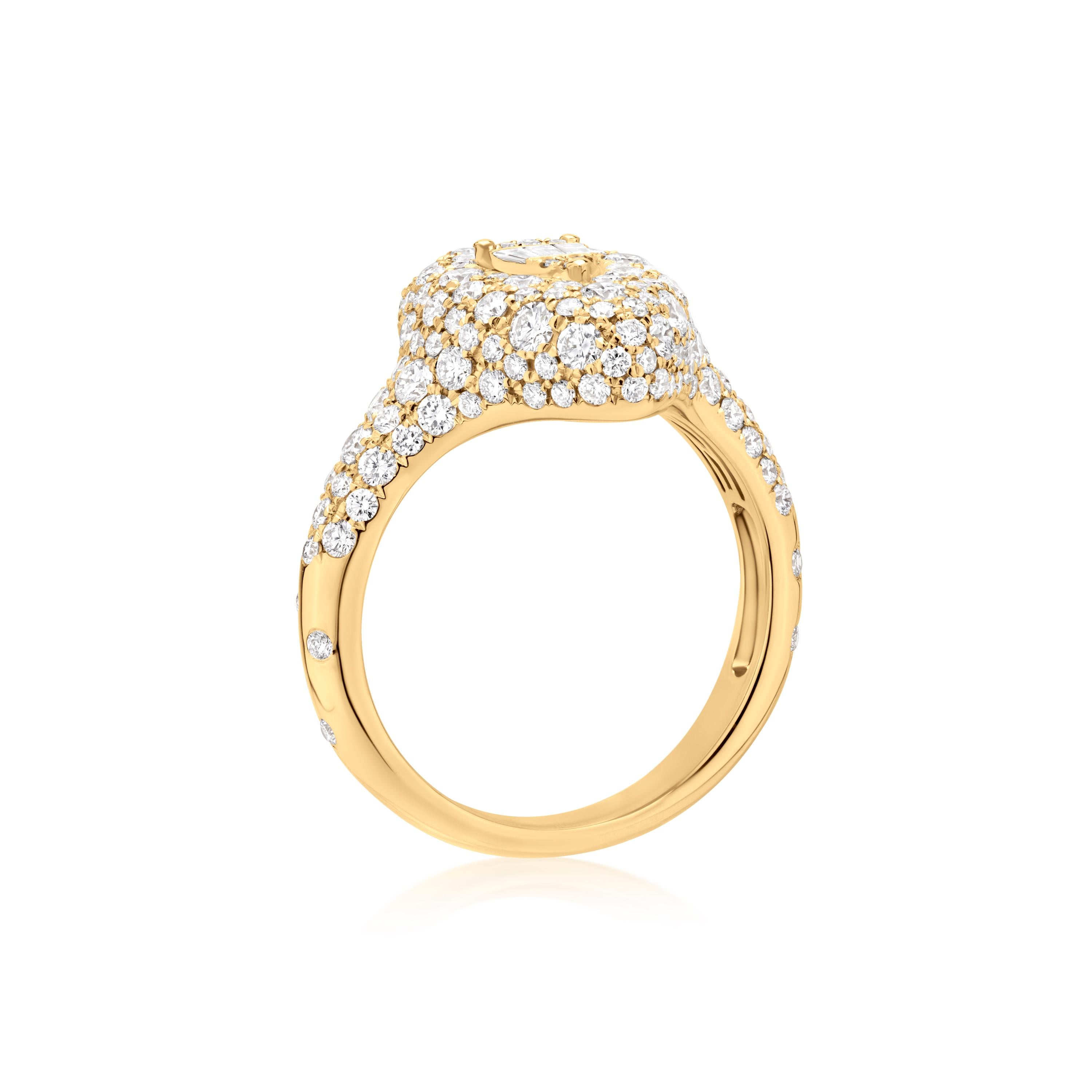 Contemporain Nigaam Apex Radiance 1.85 Cts. Bague à dôme pavé de diamants en or jaune 18 carats, taille 7 en vente