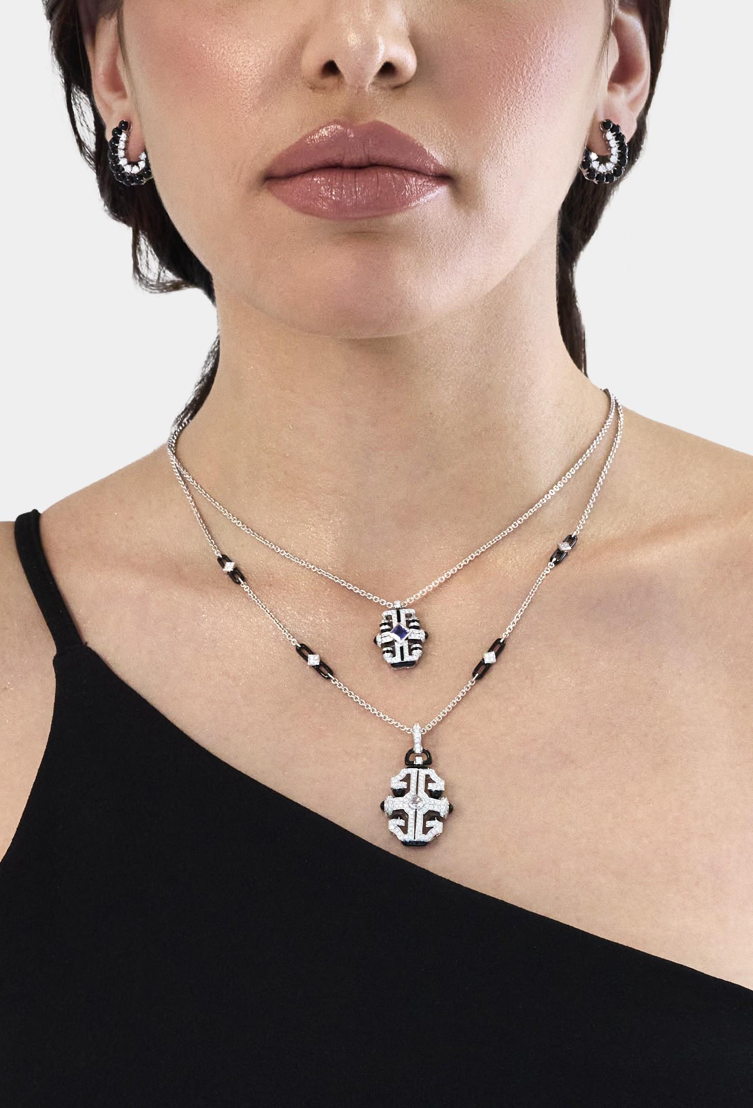 Nigaam Art Deco 0.65 Ctw Sapphire/VS Diamond Cross 18