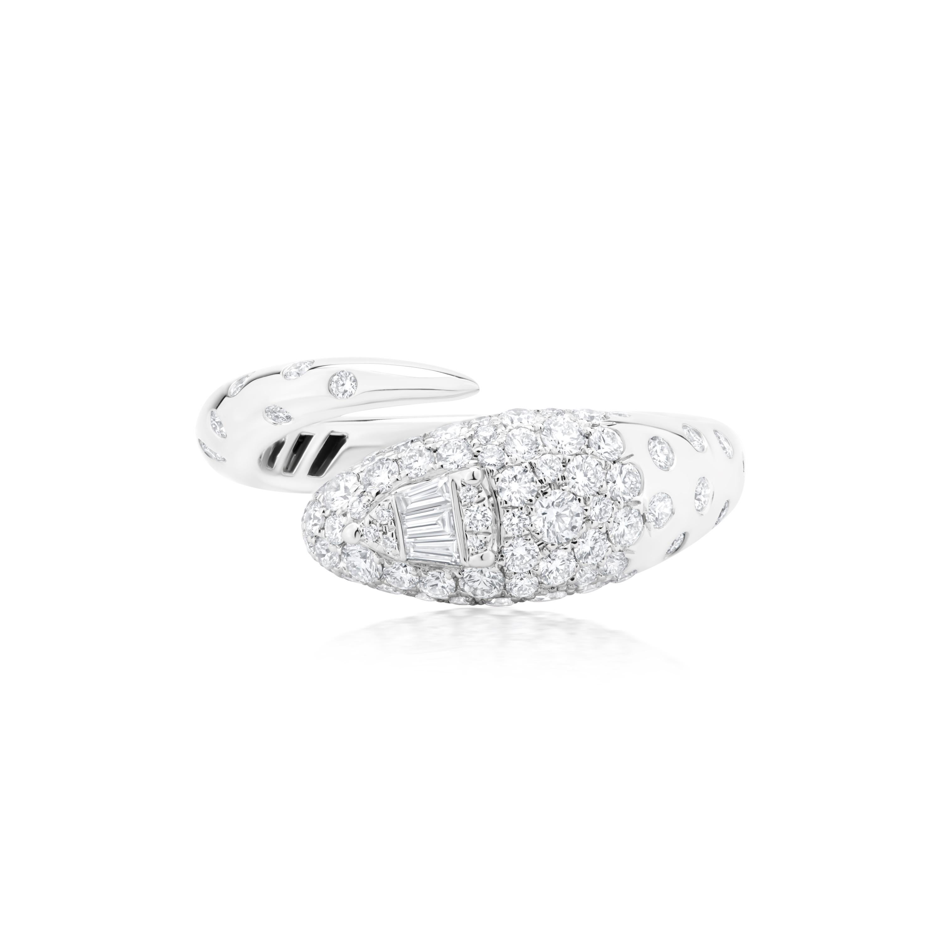 Nigaam Serpens Diamant Spiralring Größe 7 in 18K Weißgold (0,83 Karat, GH/VS) (Rundschliff) im Angebot