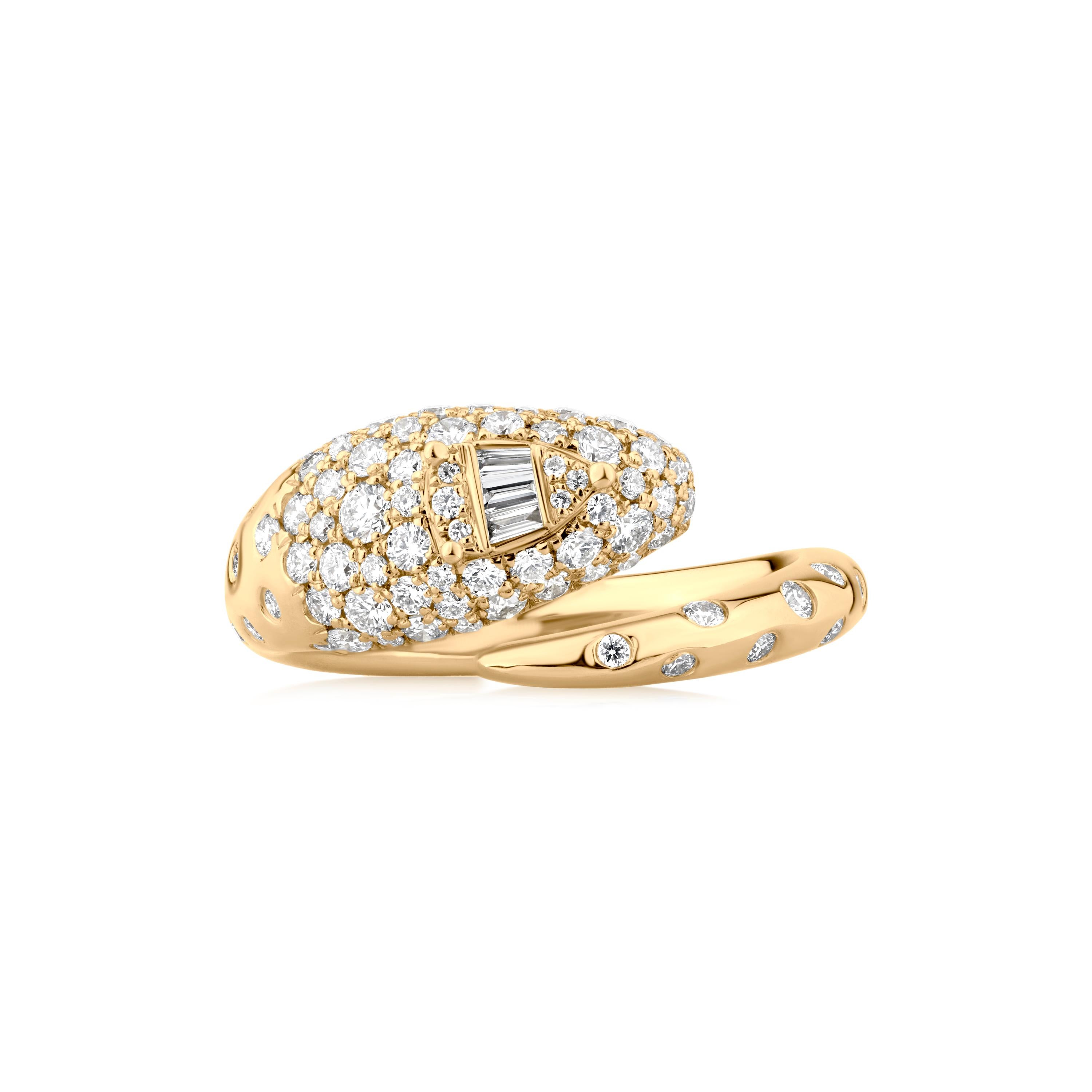 Taille ronde Bague Nigaam Serpens en or jaune 18 carats taille 7 avec diamants (0,82 ct, G/VS1) en vente