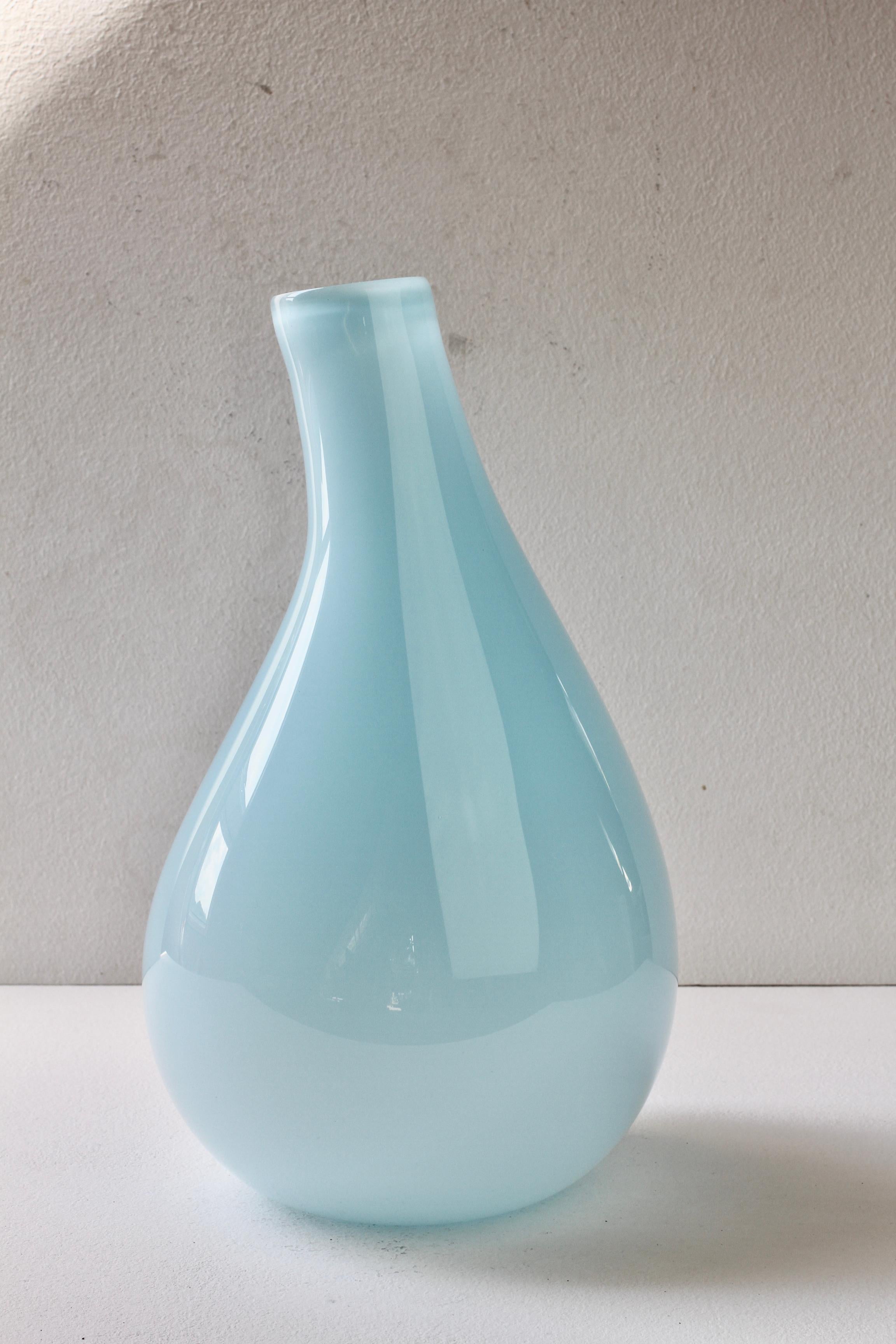 Mid-Century Modern Nigel Coates pour Salviati - Grand vase surdimensionné en verre de Murano bleu italien en vente