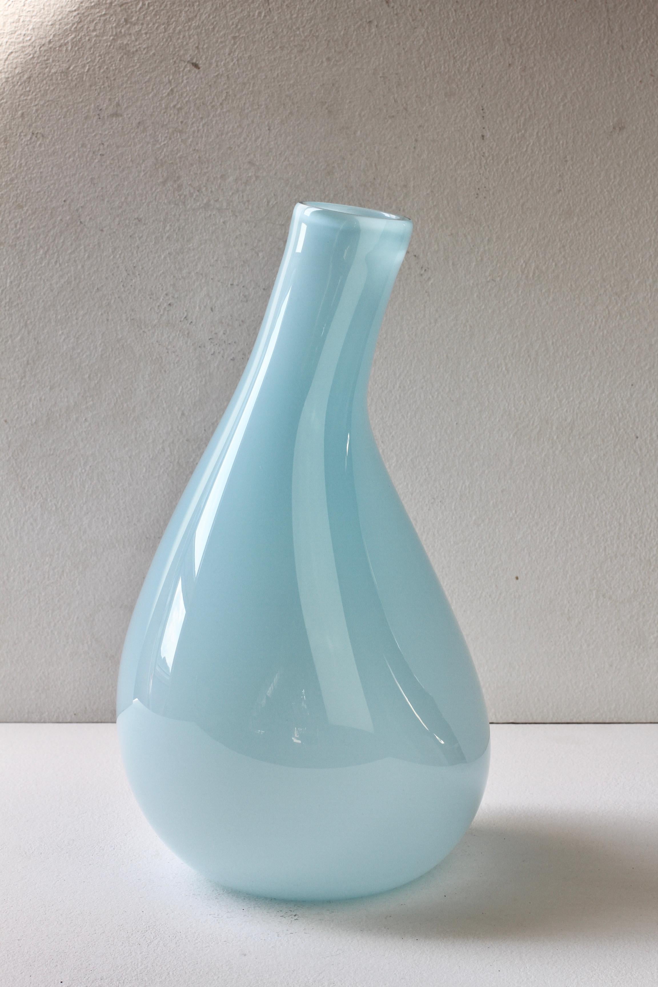 Nigel Coates pour Salviati - Grand vase surdimensionné en verre de Murano bleu italien Bon état - En vente à Landau an der Isar, Bayern