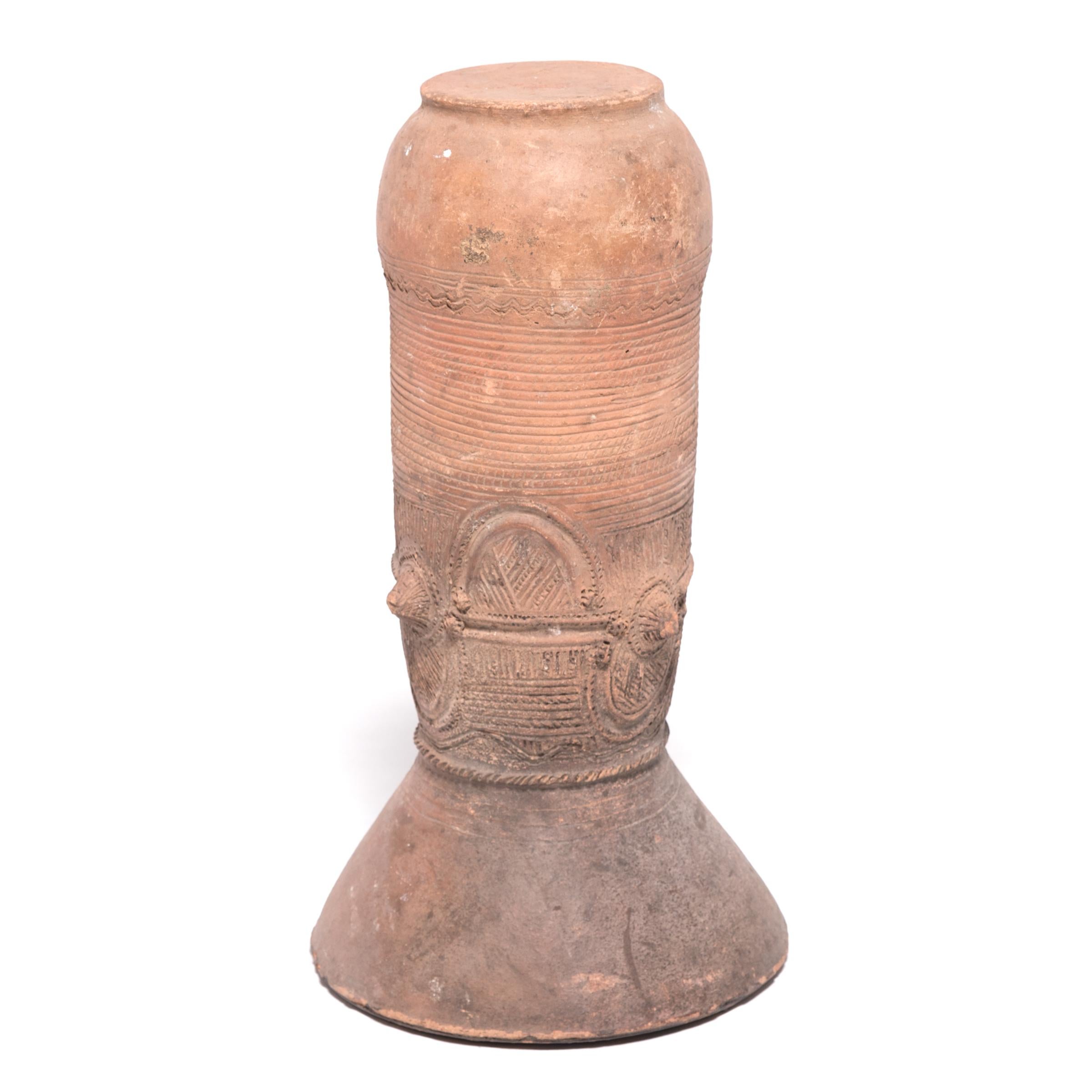 Nigerian Nupe Vessel Support, c. 1900 In Good Condition In Chicago, IL