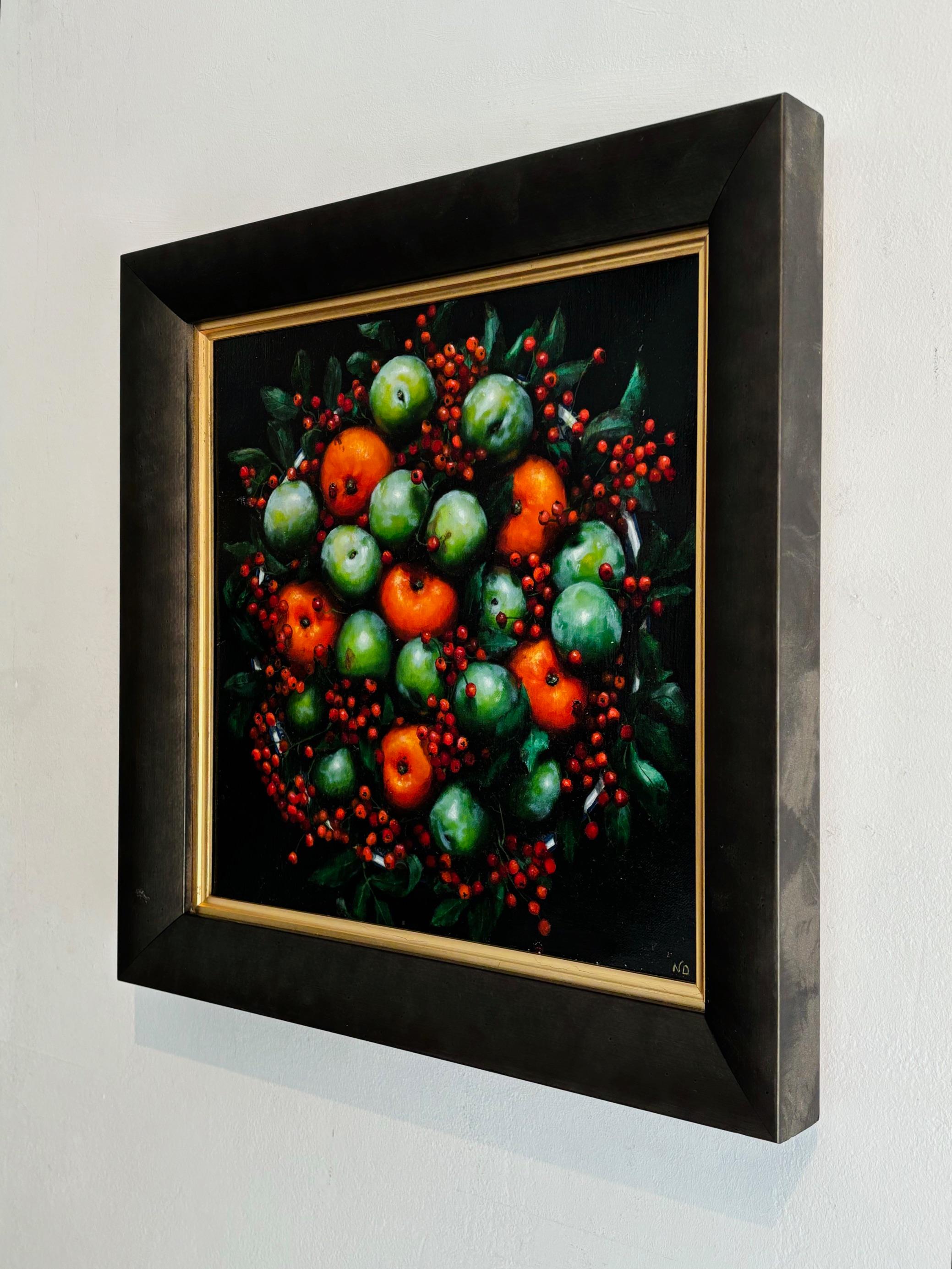 3 Coccinelle  - pittura originale realistica di natura morta con frutta - arte contemporanea - Painting di Niggy Dowler