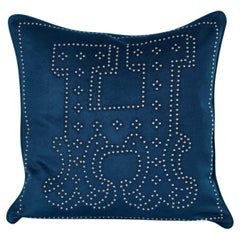 Night blue cashmere pillow case with "H" metallic studs. Hermès
