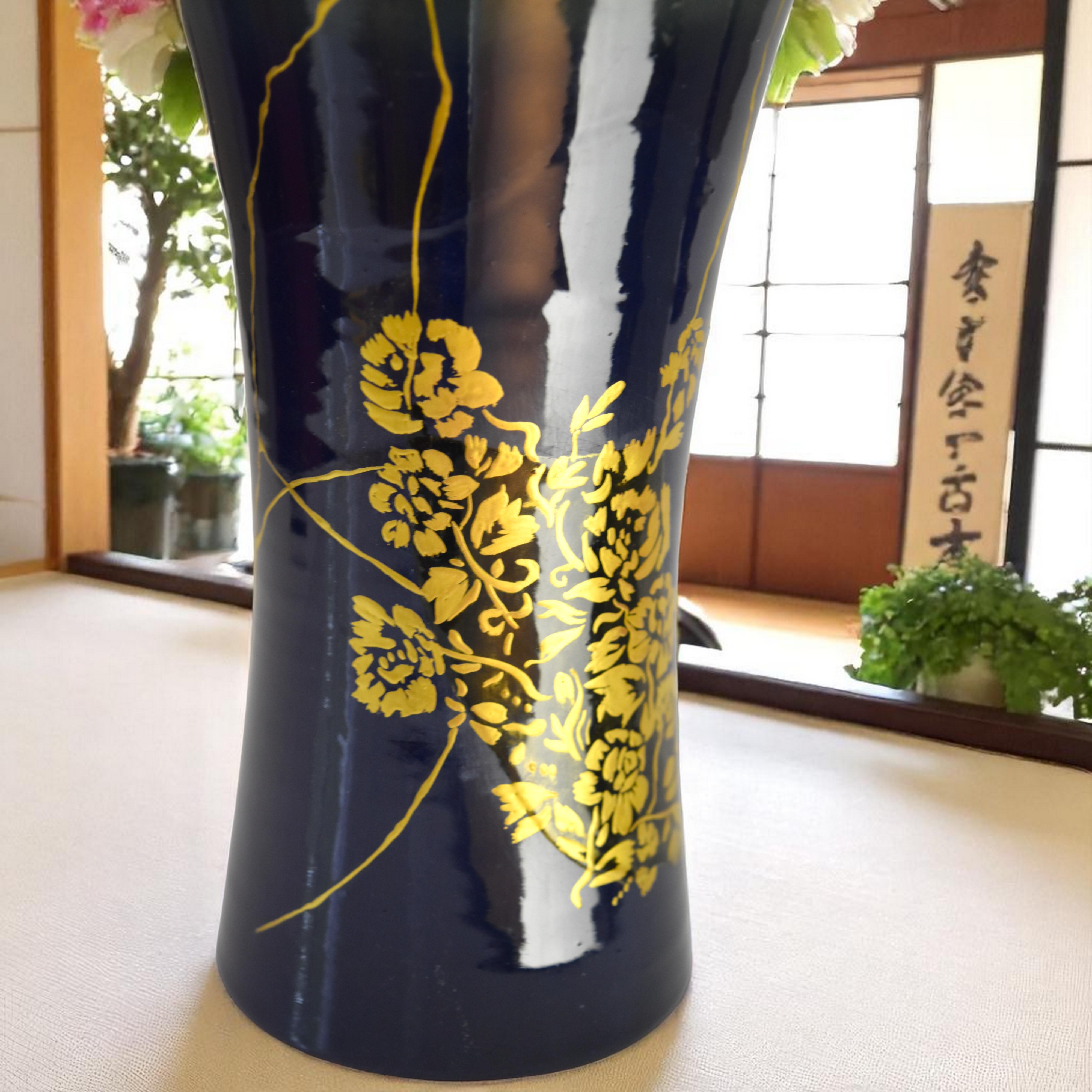 Porcellana Vaso in gres blu notte - Kintsugi oro e Maki-e in vendita