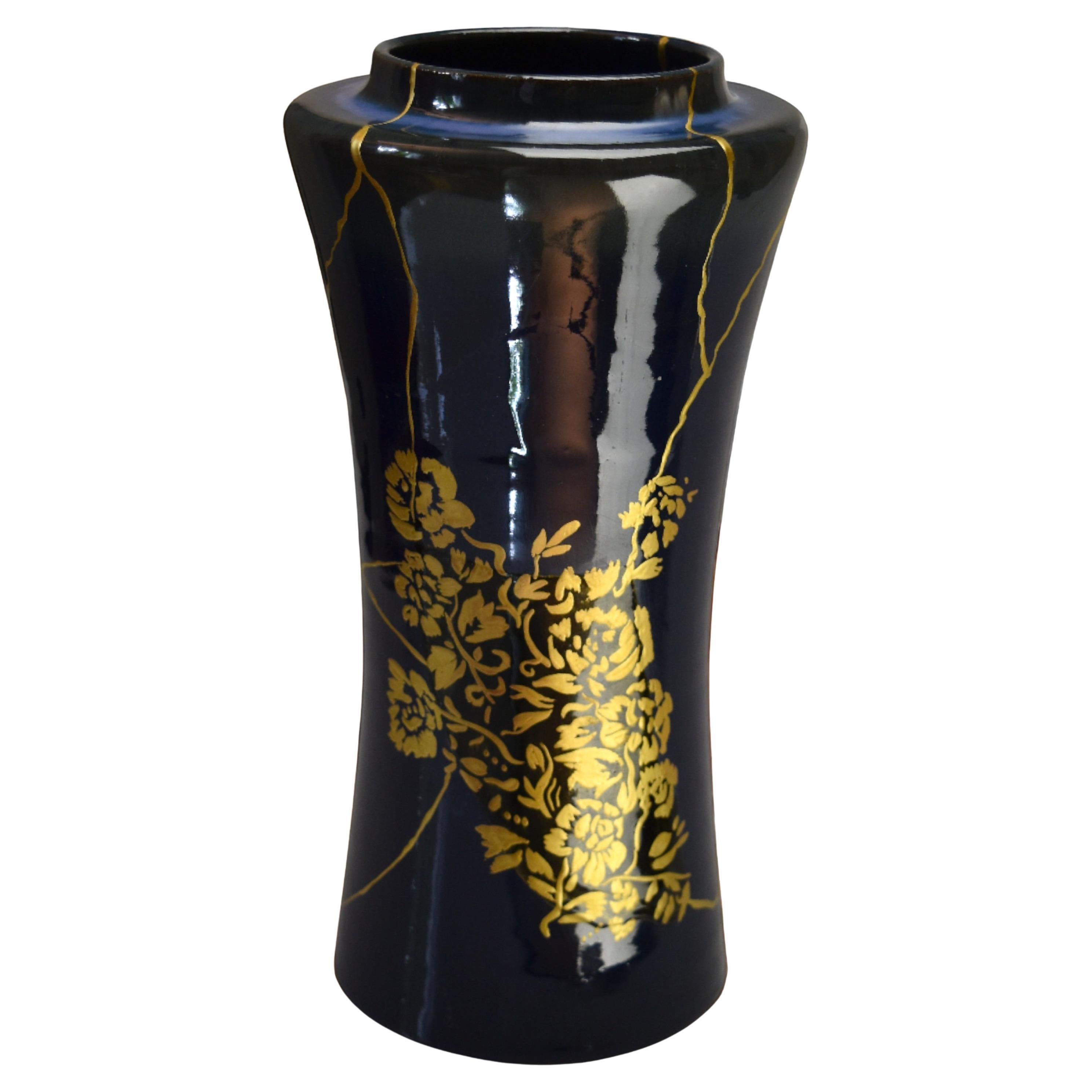 Vaso in gres blu notte - Kintsugi oro e Maki-e in vendita