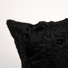 Coussin en cuir d'agneau Karakul tondu par Muchi Decor, fabriqué en Italie