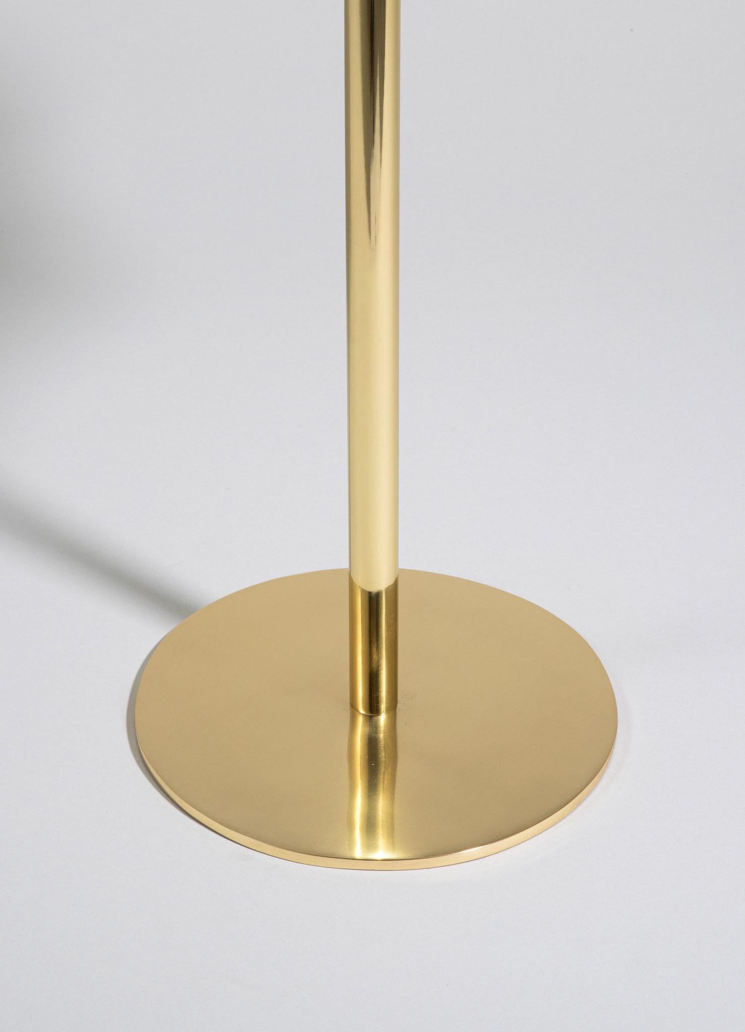 Table d'appoint Night Jasmine Large en laiton et pierres semi-précieuses Neuf - En vente à Noida, DL