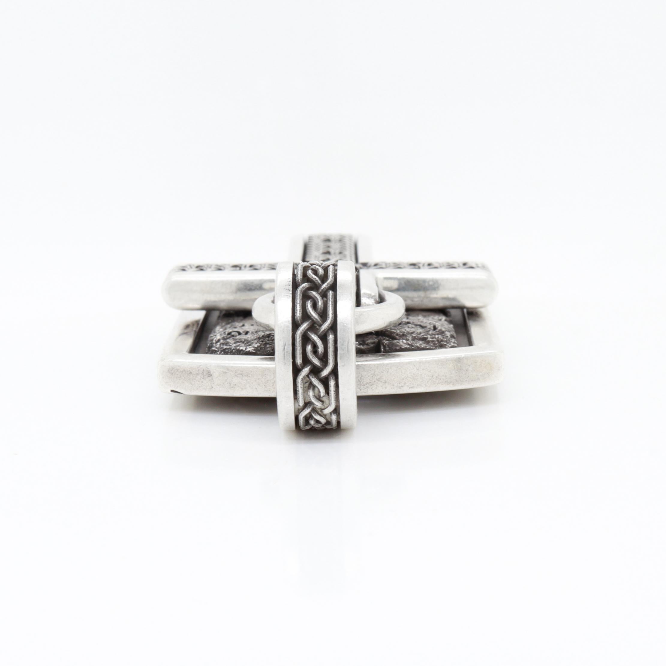 Ciondolo per collana e croce Joshua in argento Sterling Night Rider in vendita 6