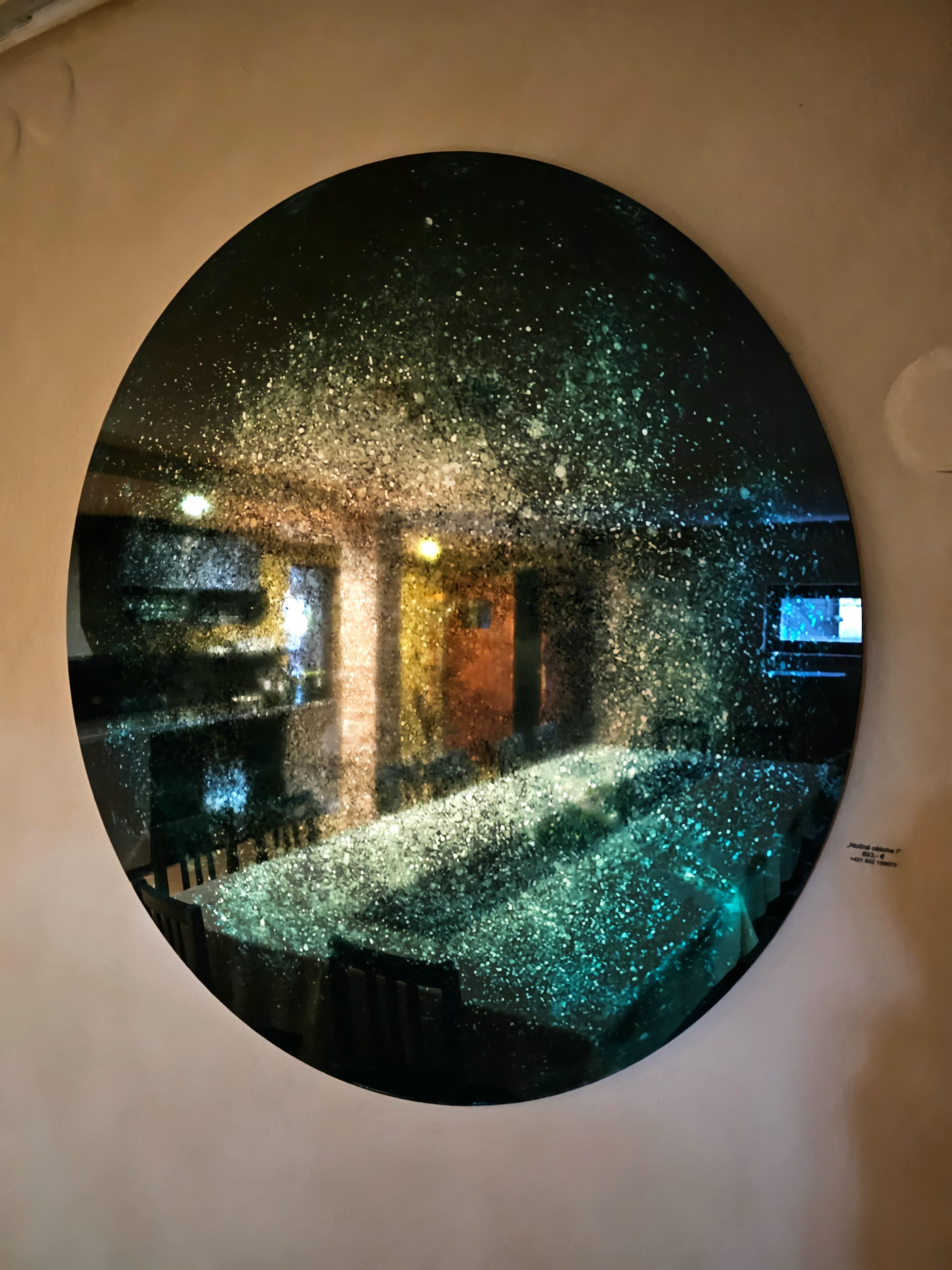 Autre Miroir rond rétro-éclairé par LED Night Sky de MikusGlass en vente