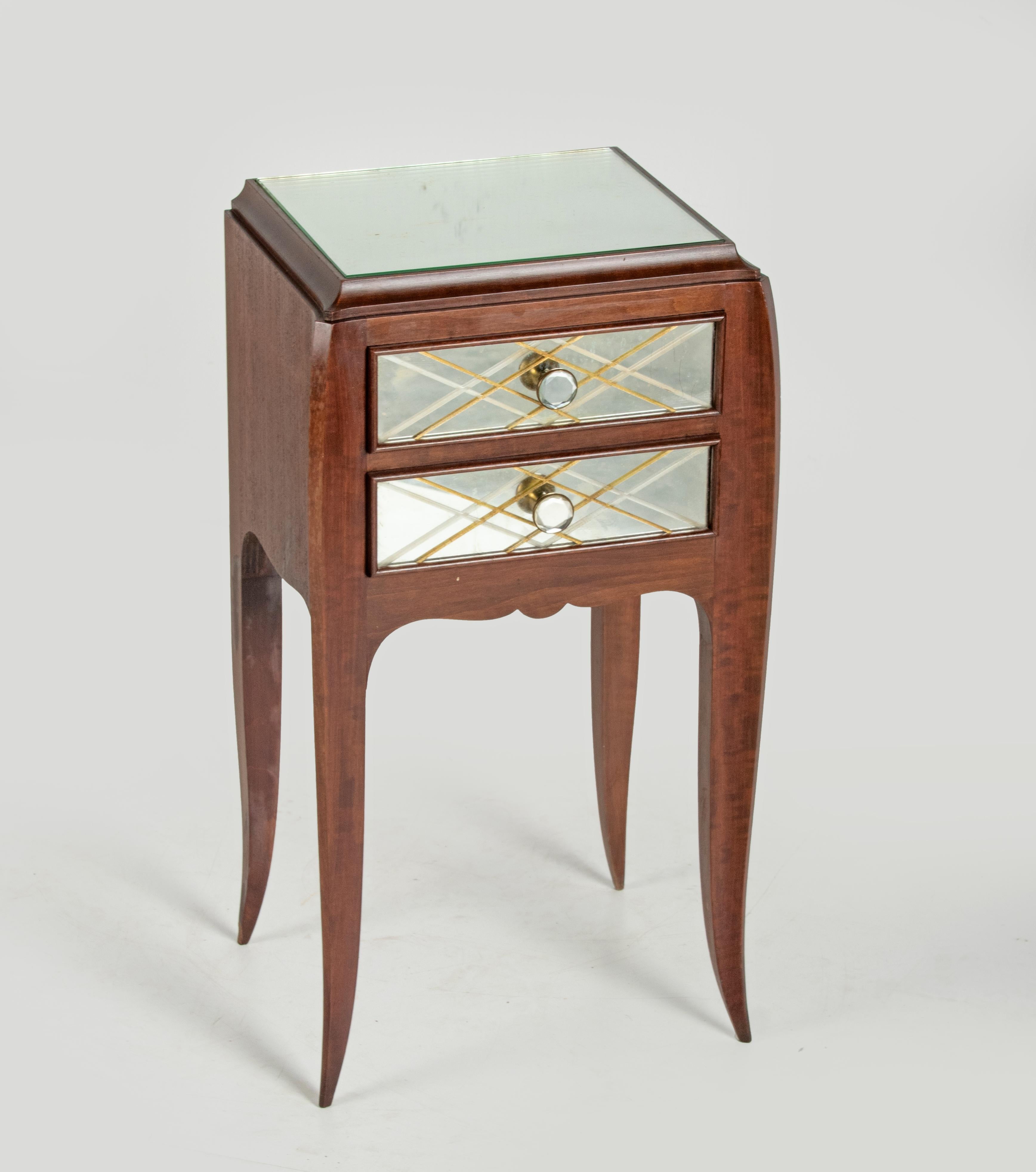 20ième siècle Table de nuit table de chevet Jean Pascaud style en vente