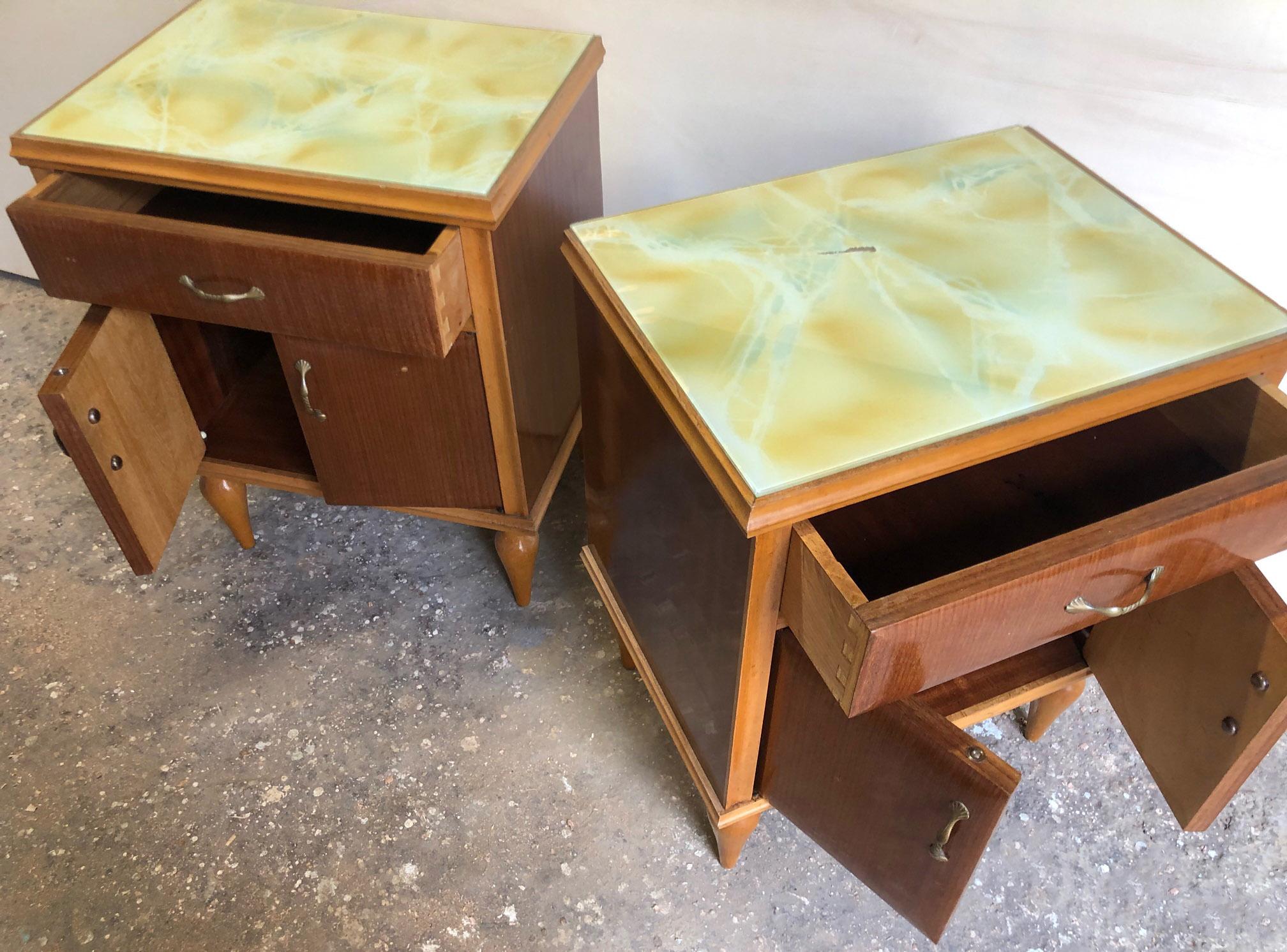 Pair of original Scandinavian style night stands,  honeycomb, Italian 1930s, one is left and  one is right, stained glass top.
Comes from an old country house in the Chianti wine area of Tuscany.
As shown in the photographs and videos, there are no