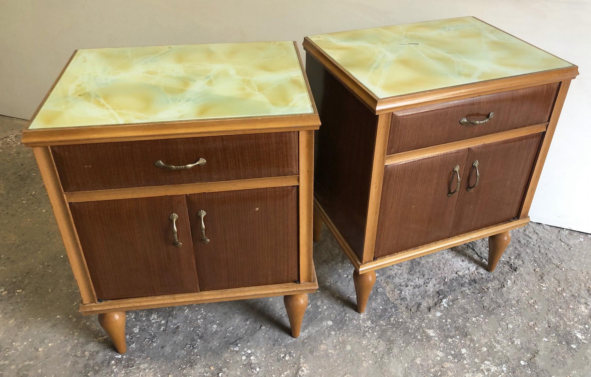 Uncommon pair of Italian Night Stands   In Good Condition For Sale In Buggiano, IT
