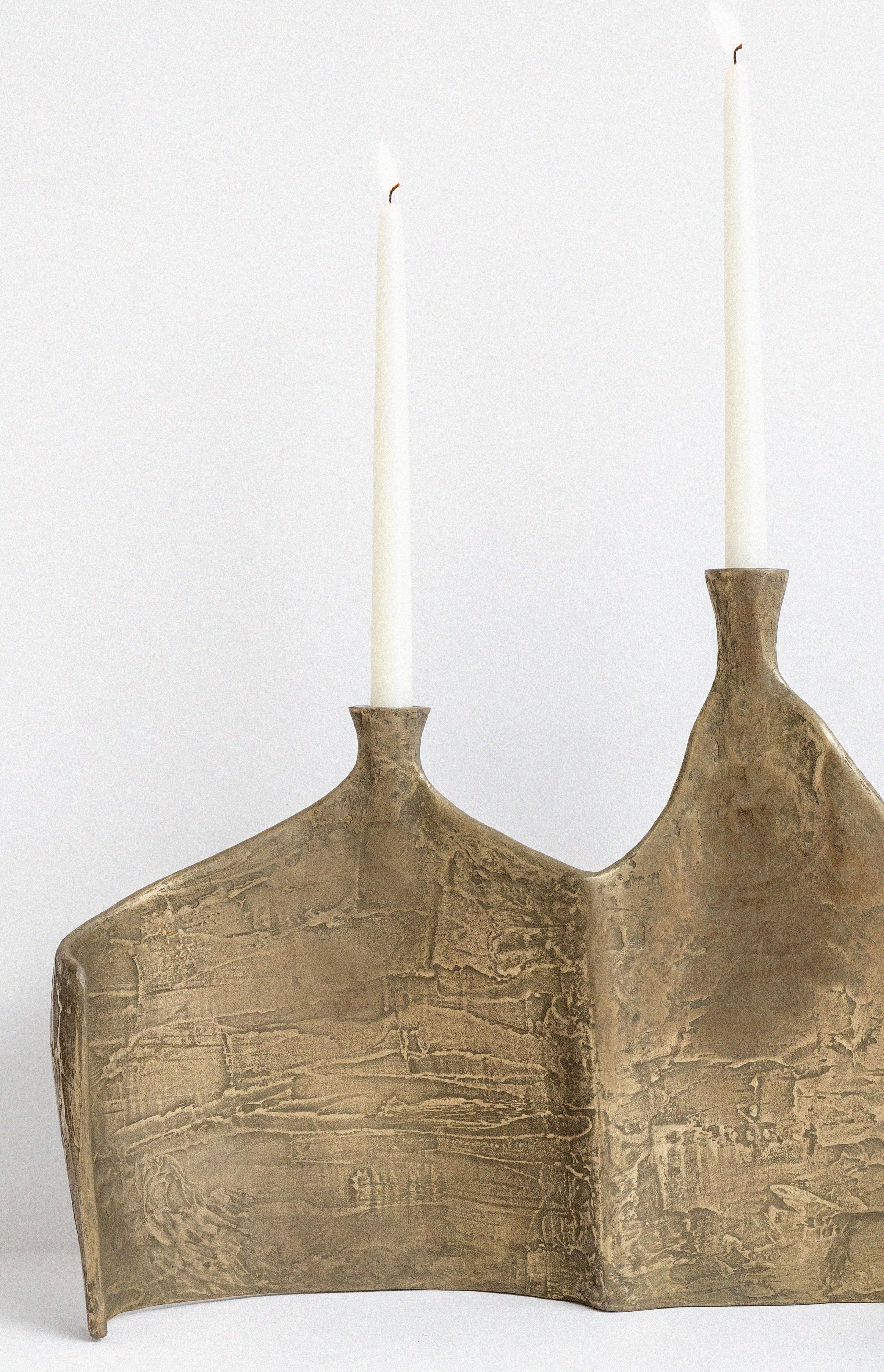 Candelabro triple Night Strikes Sparks de resina metálica de latón by Atelier Ellery Francés en venta